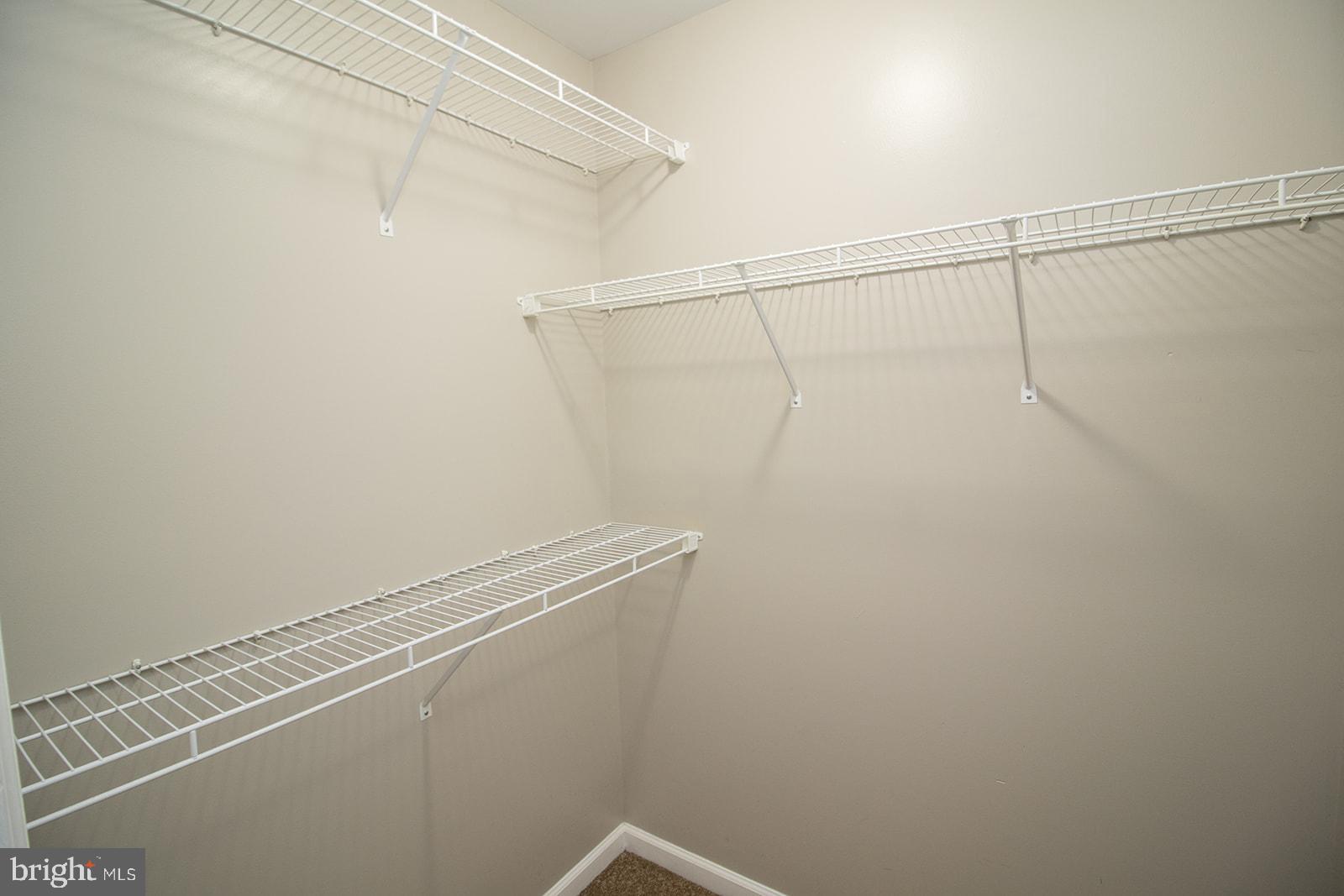 COUNTRY LAKES - Residential