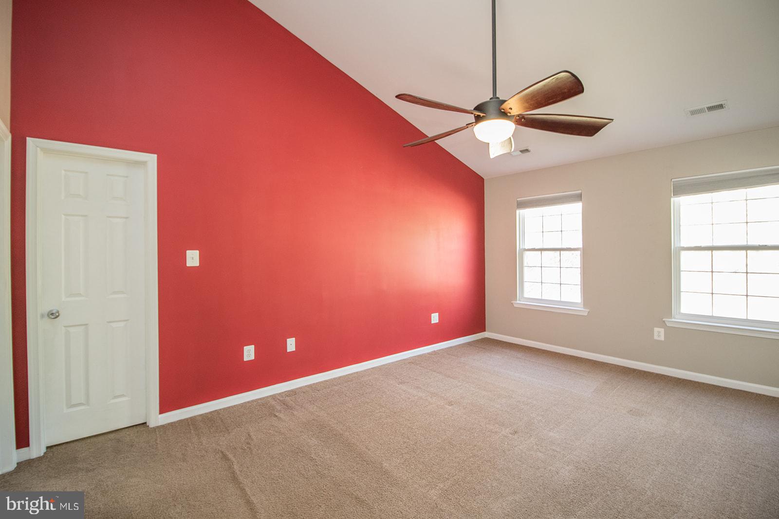 COUNTRY LAKES - Residential