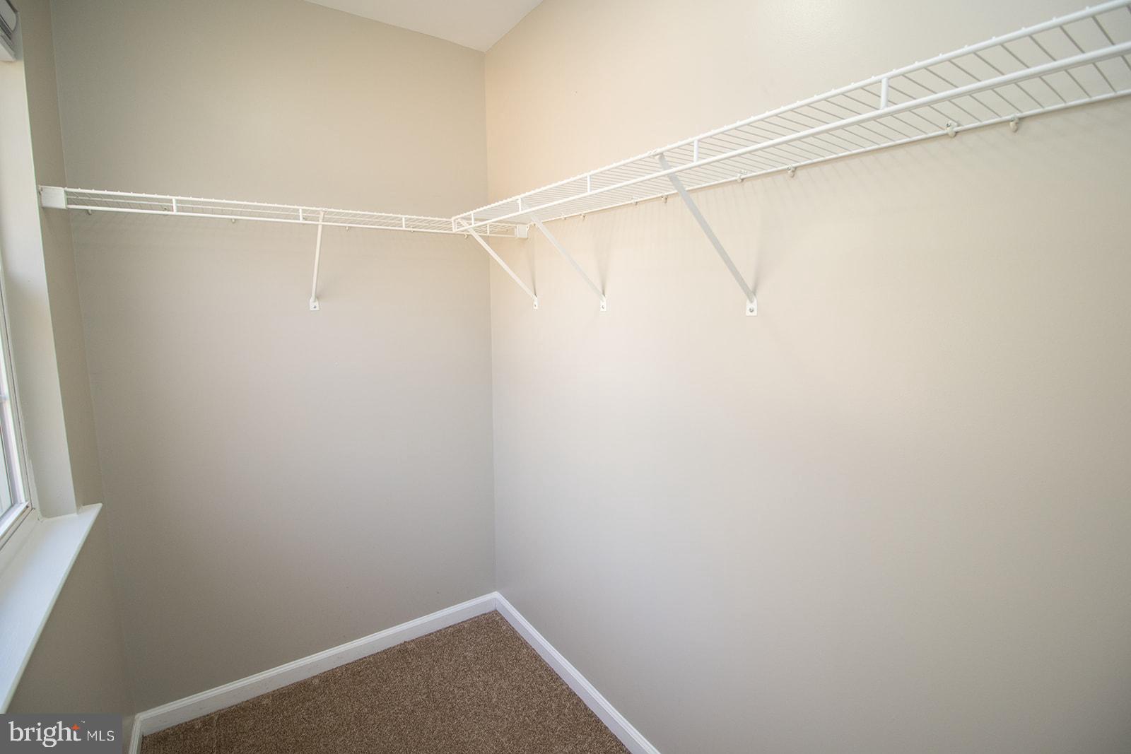 COUNTRY LAKES - Residential