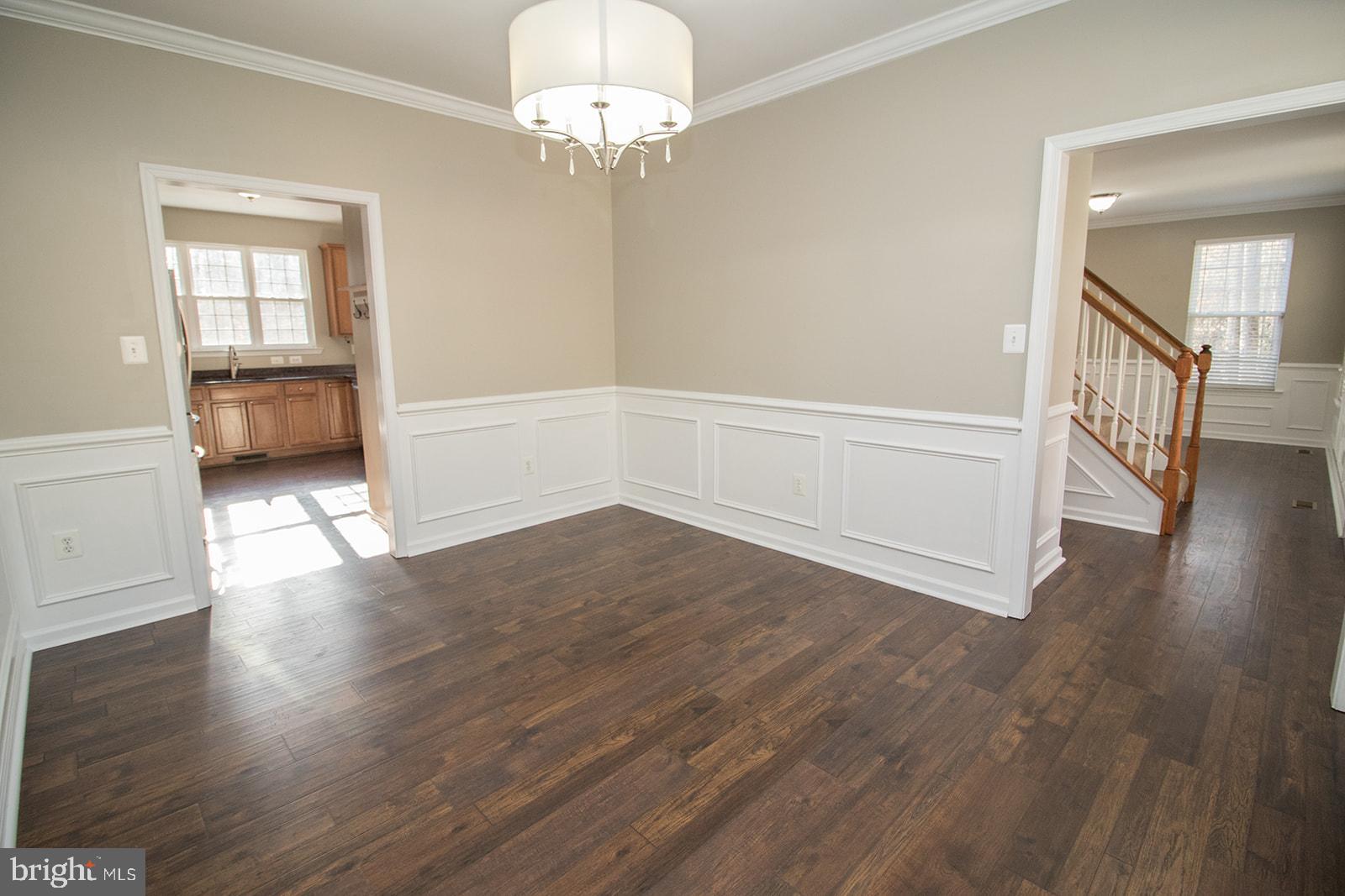 COUNTRY LAKES - Residential