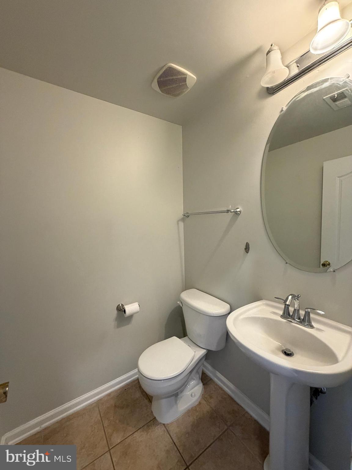 WAKELAND MANOR - Residential Lease