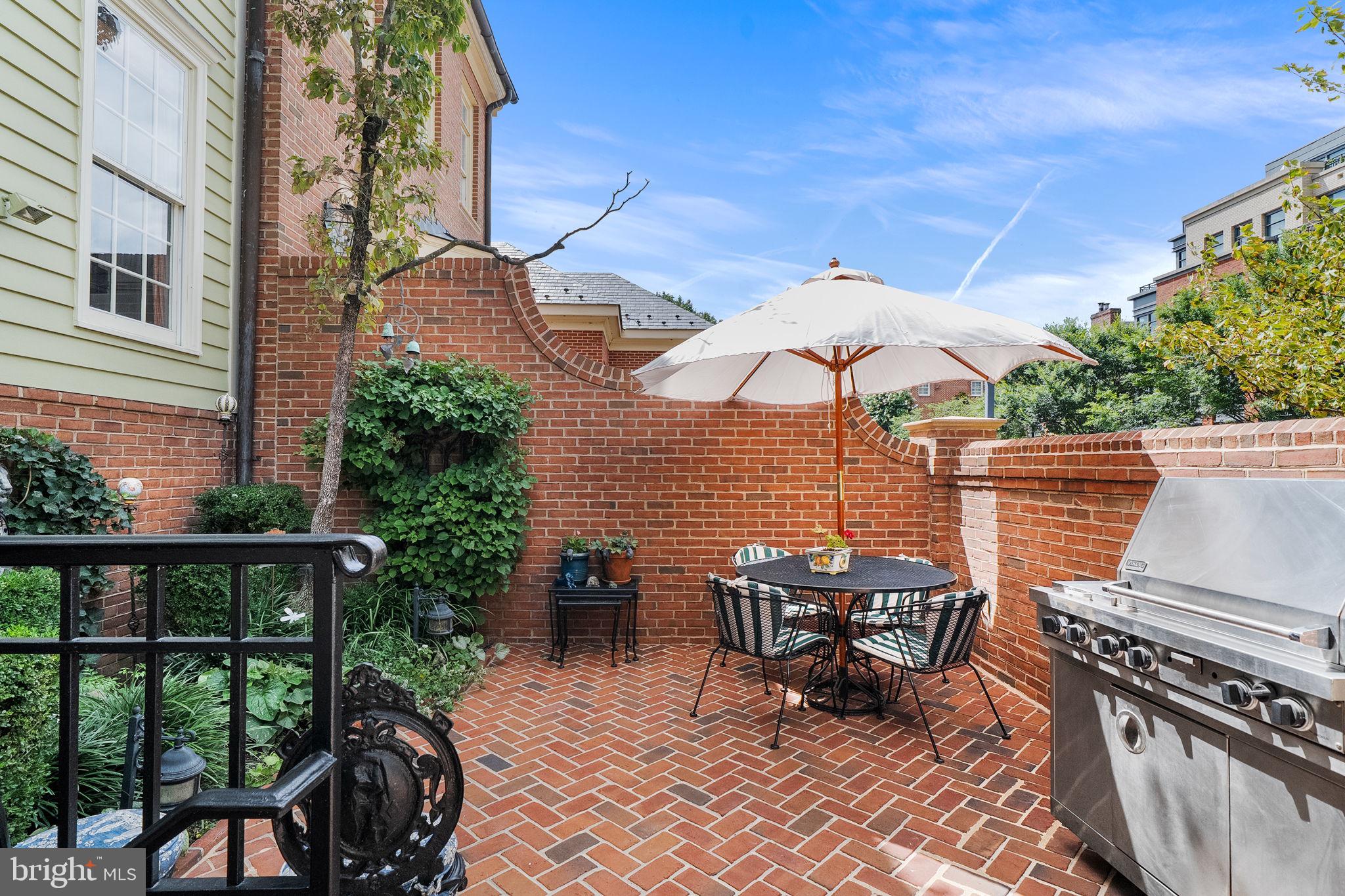58 WOLFE STREET 14B