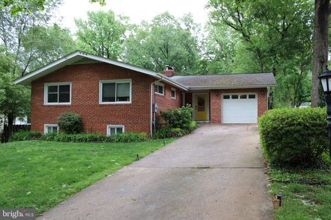 Photo of 3424 Brookwood Drive, FAIRFAX, VA 22030 (MLS # VAFC2008422)