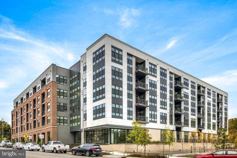 1761 OLD MEADOW RD 413 MCLEAN VA 22102