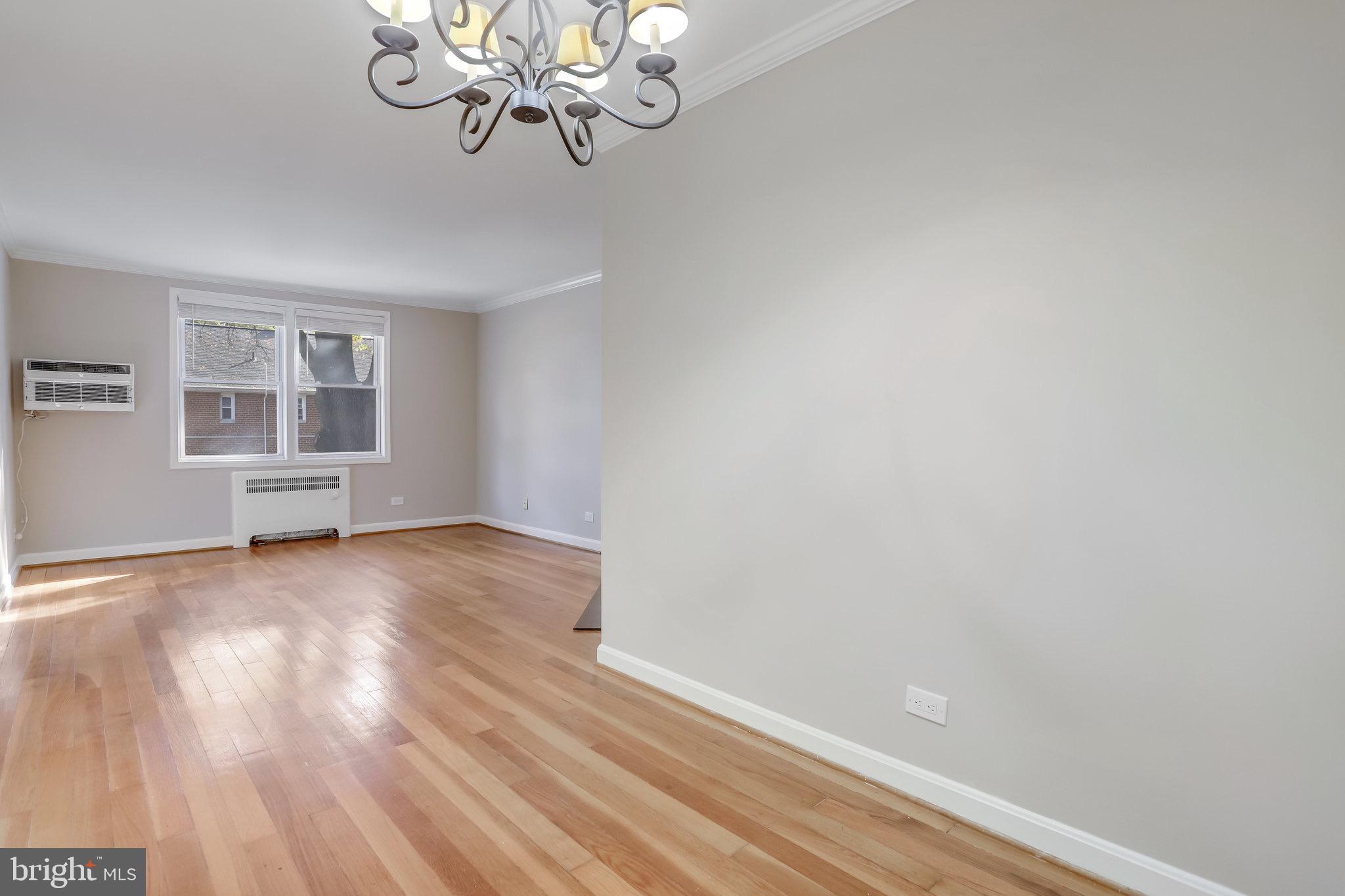 ARLINGTON OAKS - Residential Lease