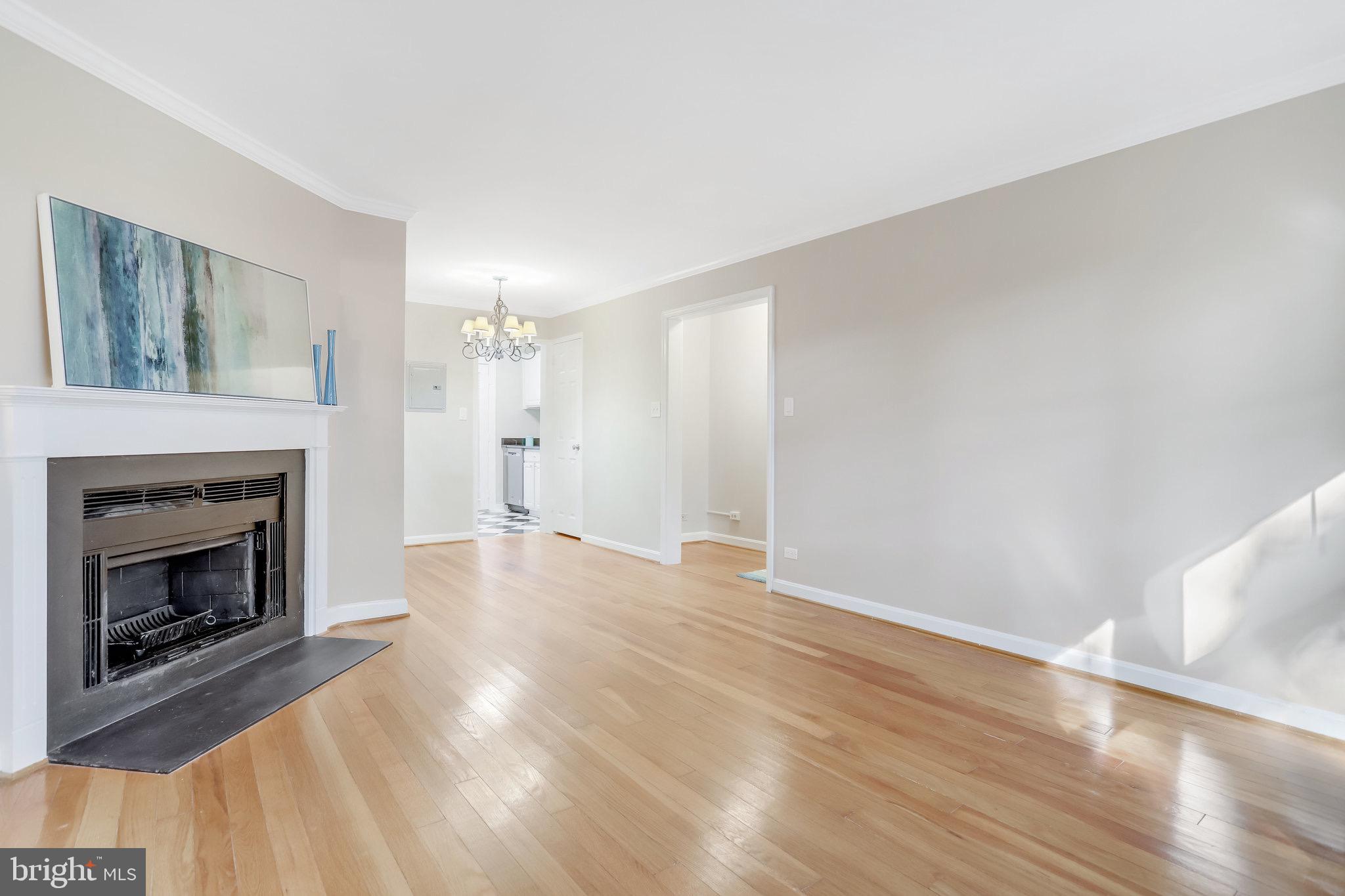 ARLINGTON OAKS - Residential Lease