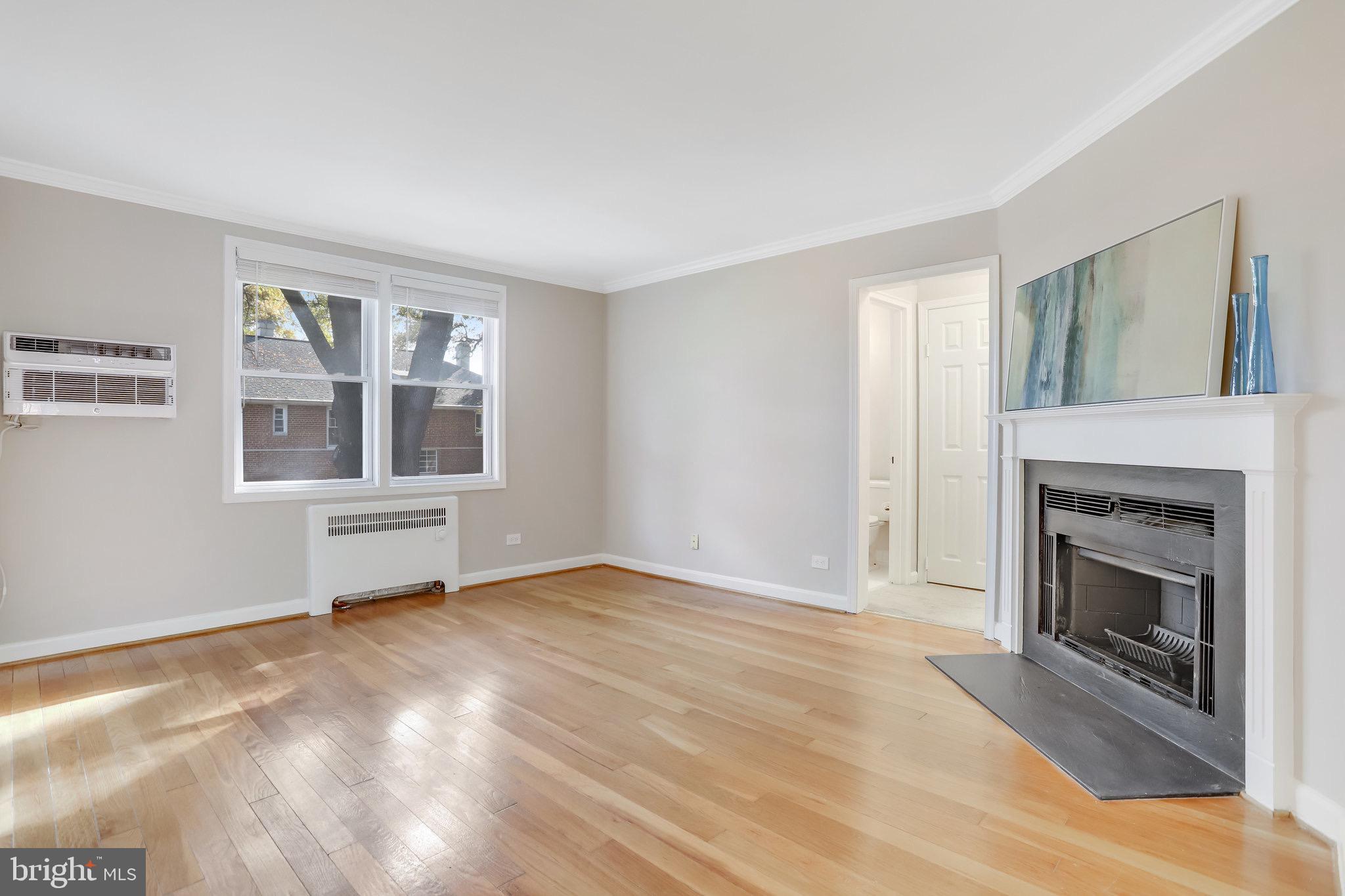 ARLINGTON OAKS - Residential Lease