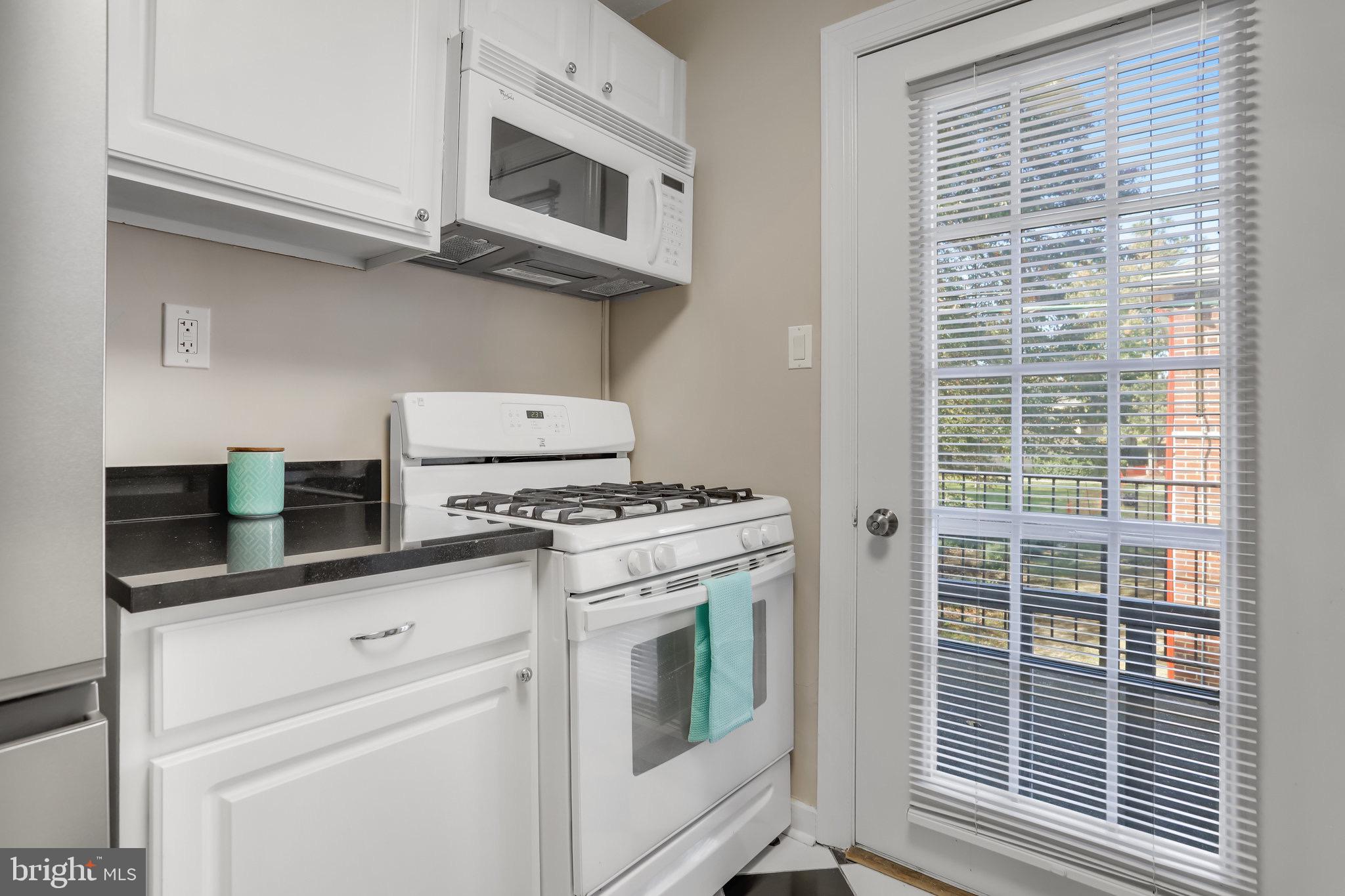 ARLINGTON OAKS - Residential Lease