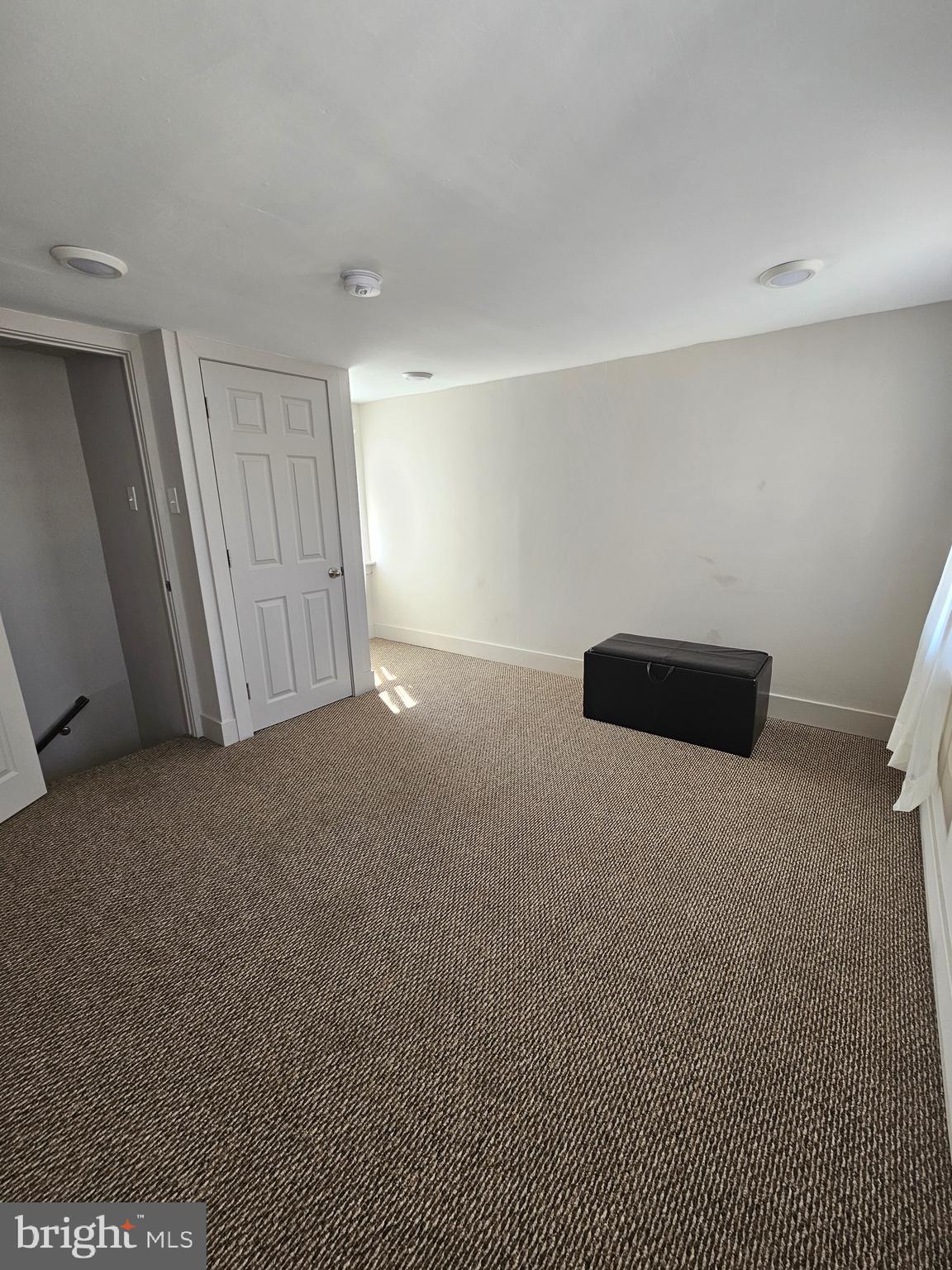 PORT RICHMOND - Residential Lease