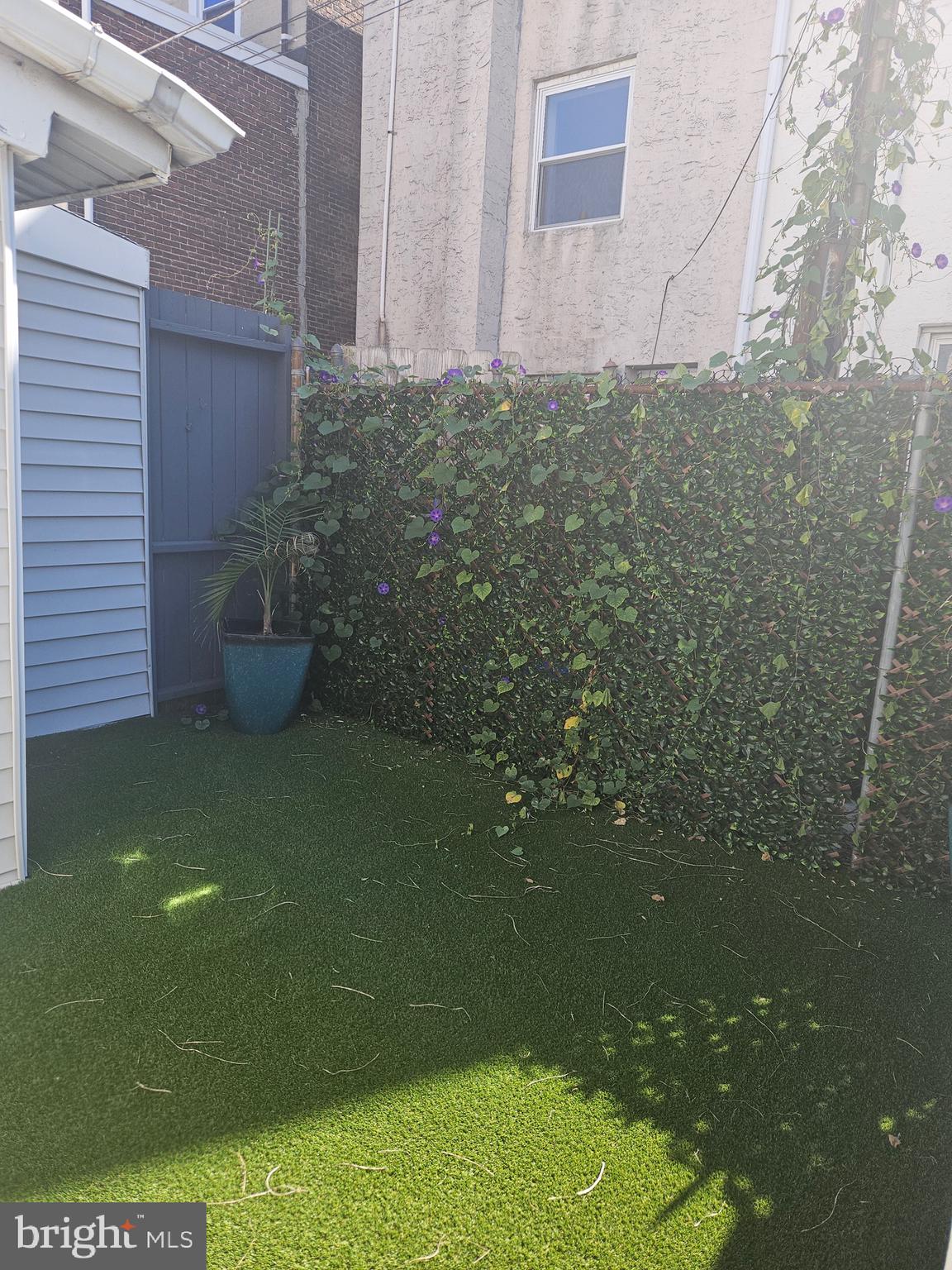 PORT RICHMOND - Residential Lease