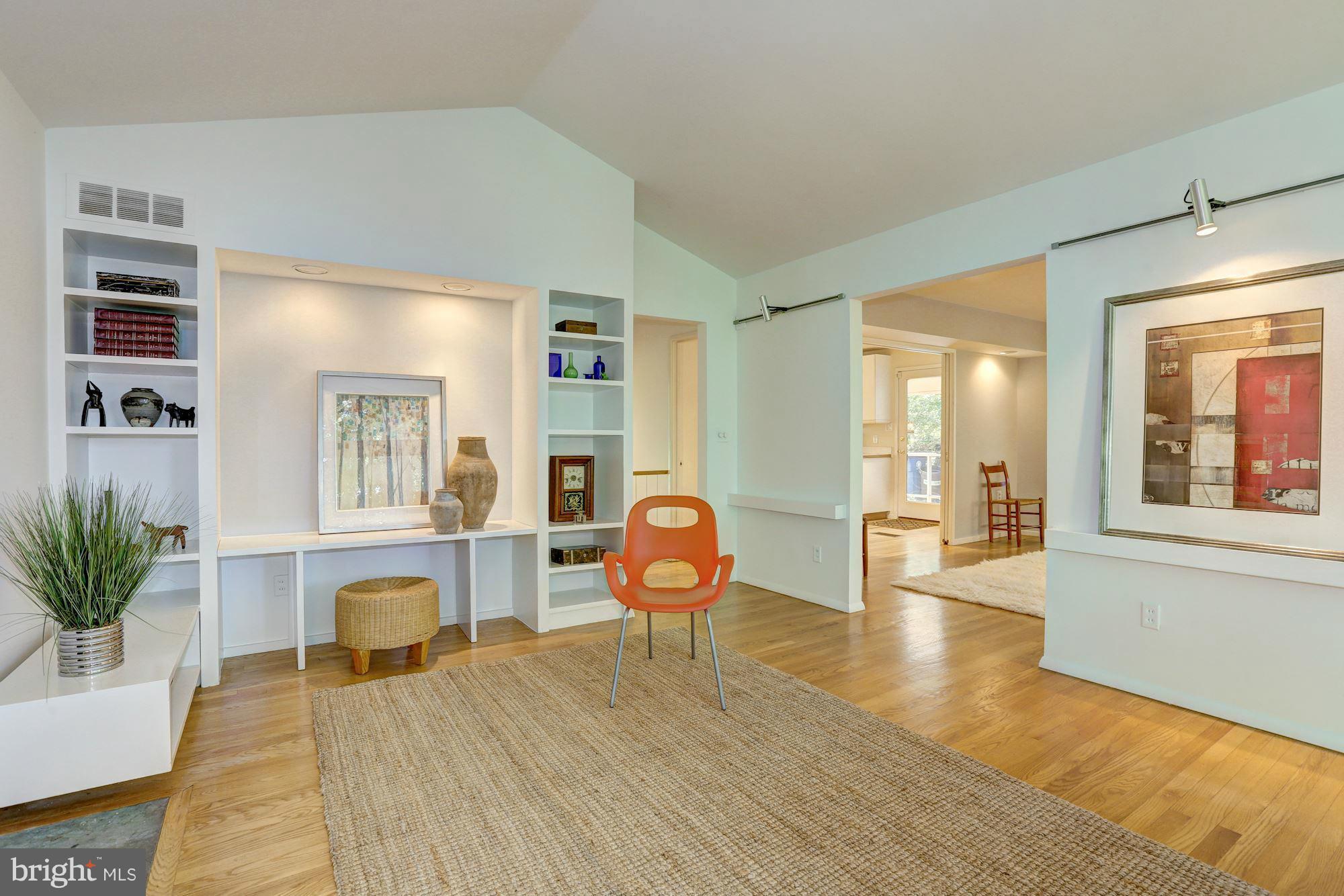 FLINT HILL - Residential