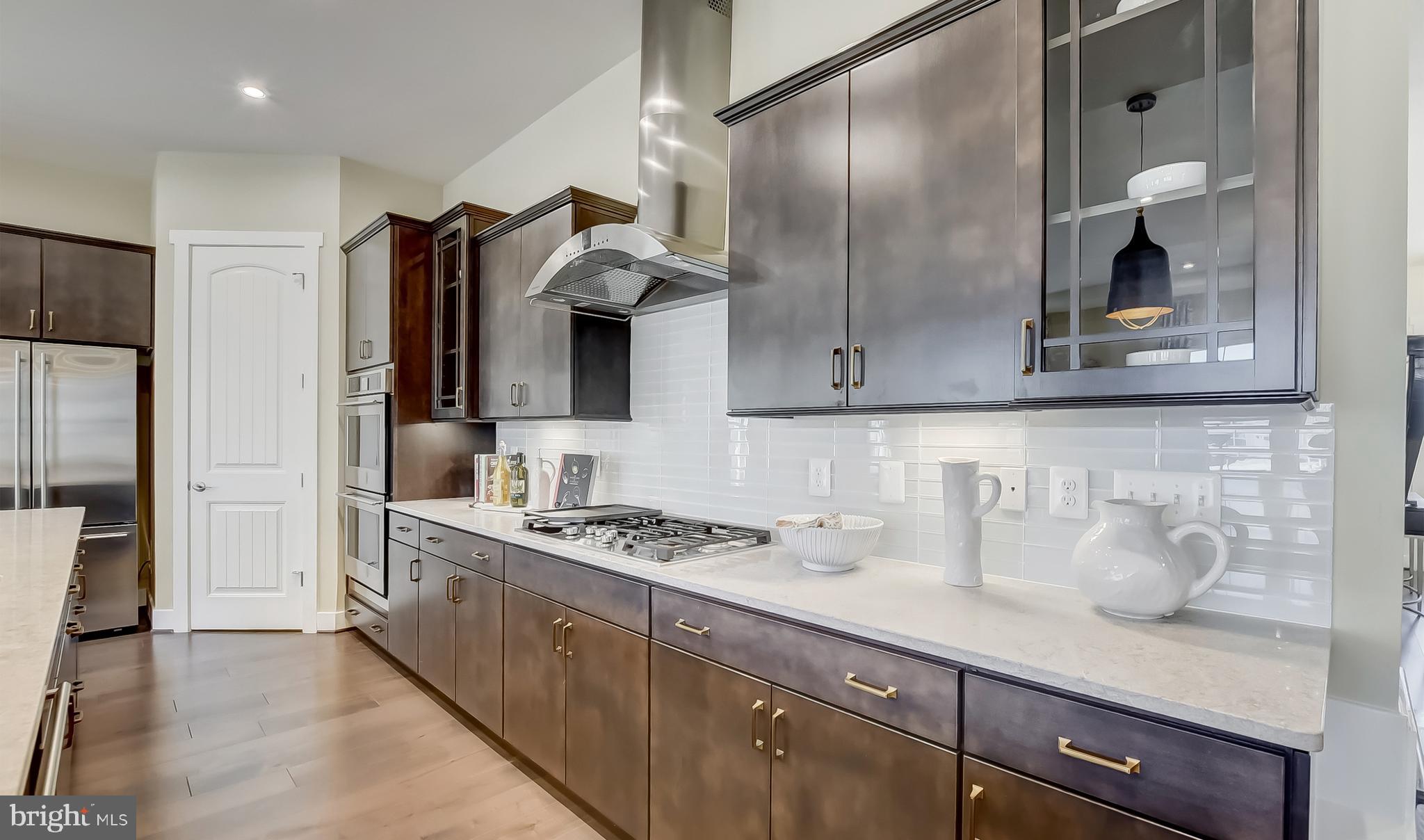 FOUR SEASONS AT KENT ISLAND - Residential