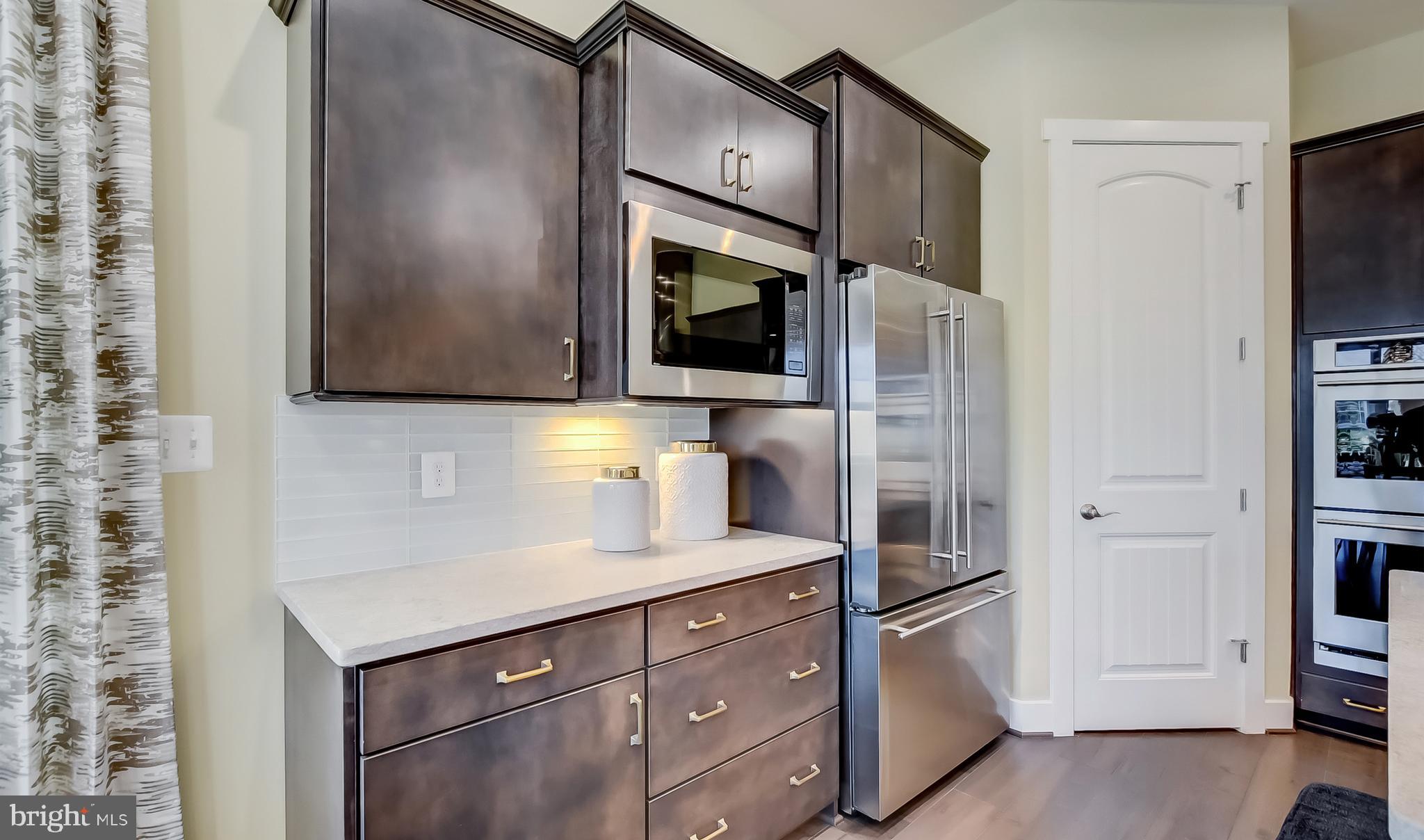 FOUR SEASONS AT KENT ISLAND - Residential