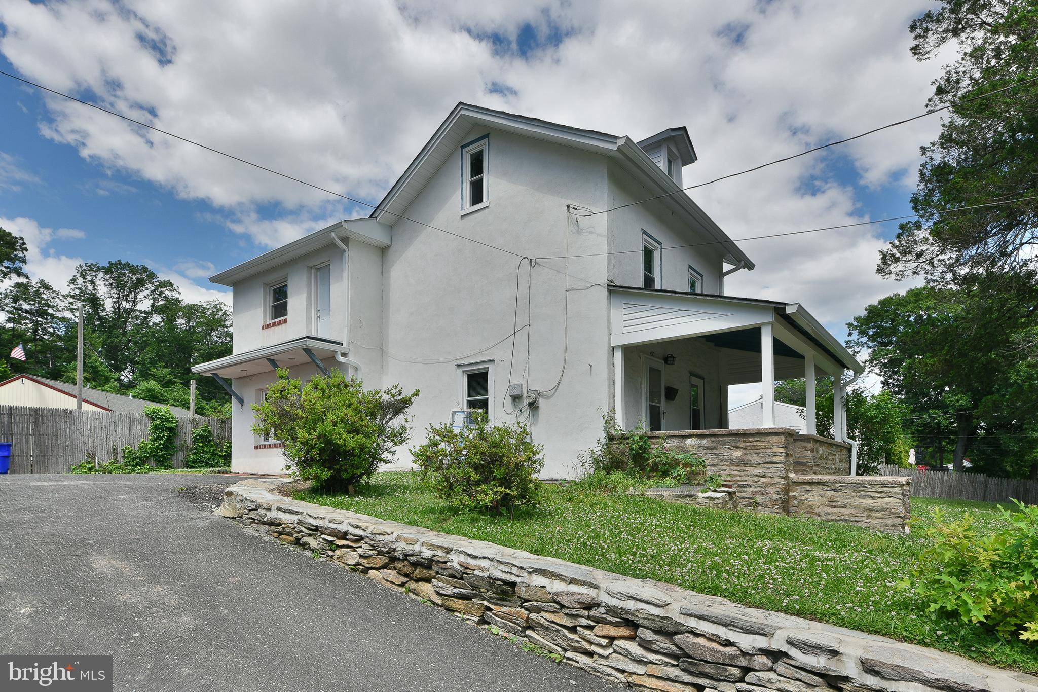 422 WILLOW GROVE AVENUE