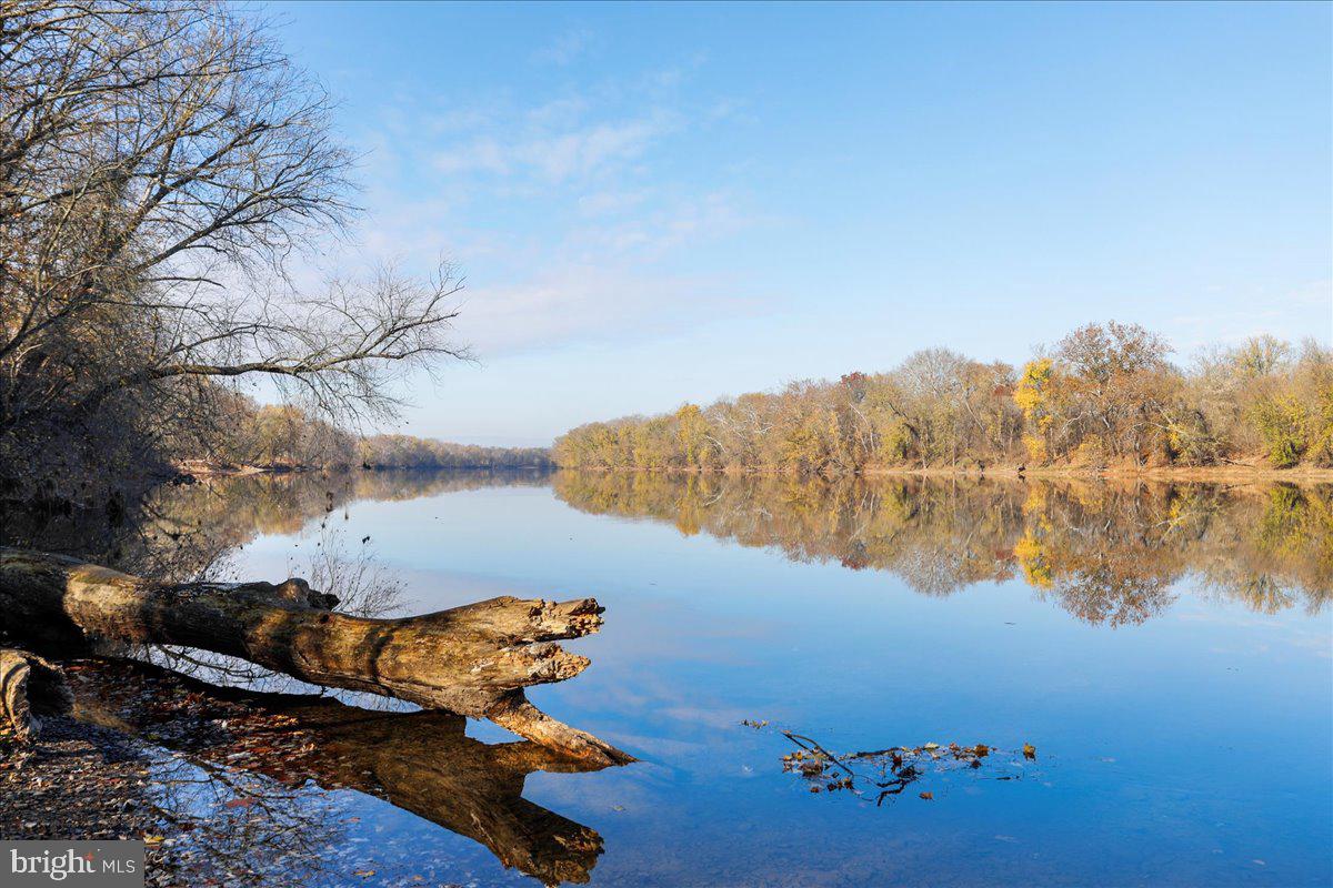 POTOMAC PARK ESTATES - Land