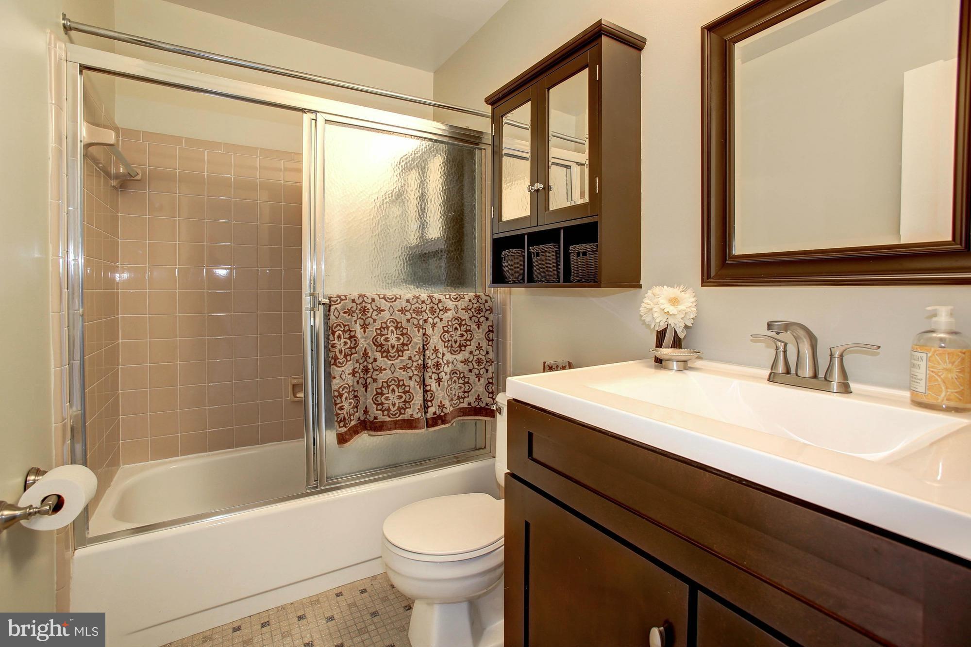 HICKORY FARMS - Residential