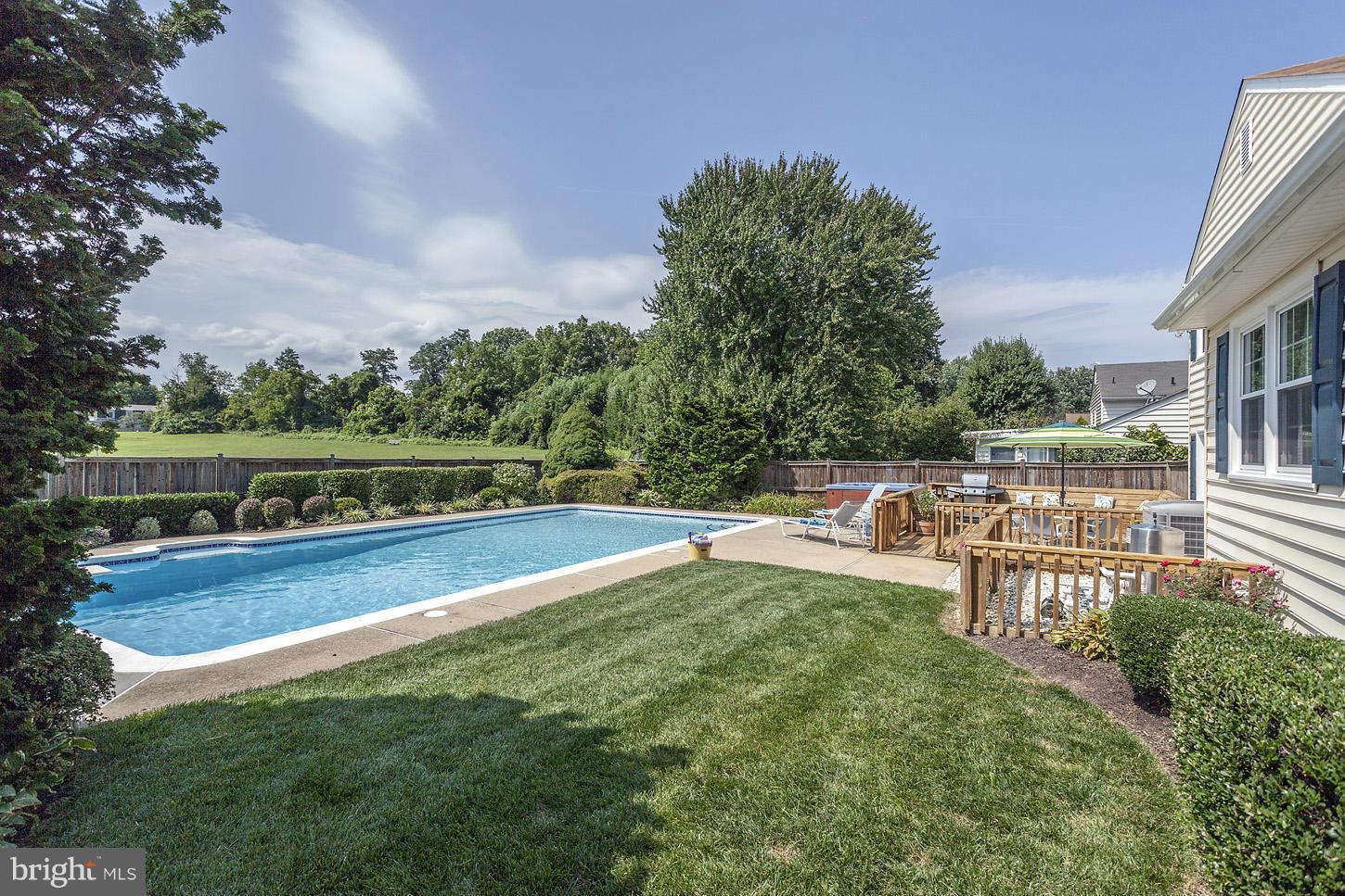 HICKORY FARMS - Residential