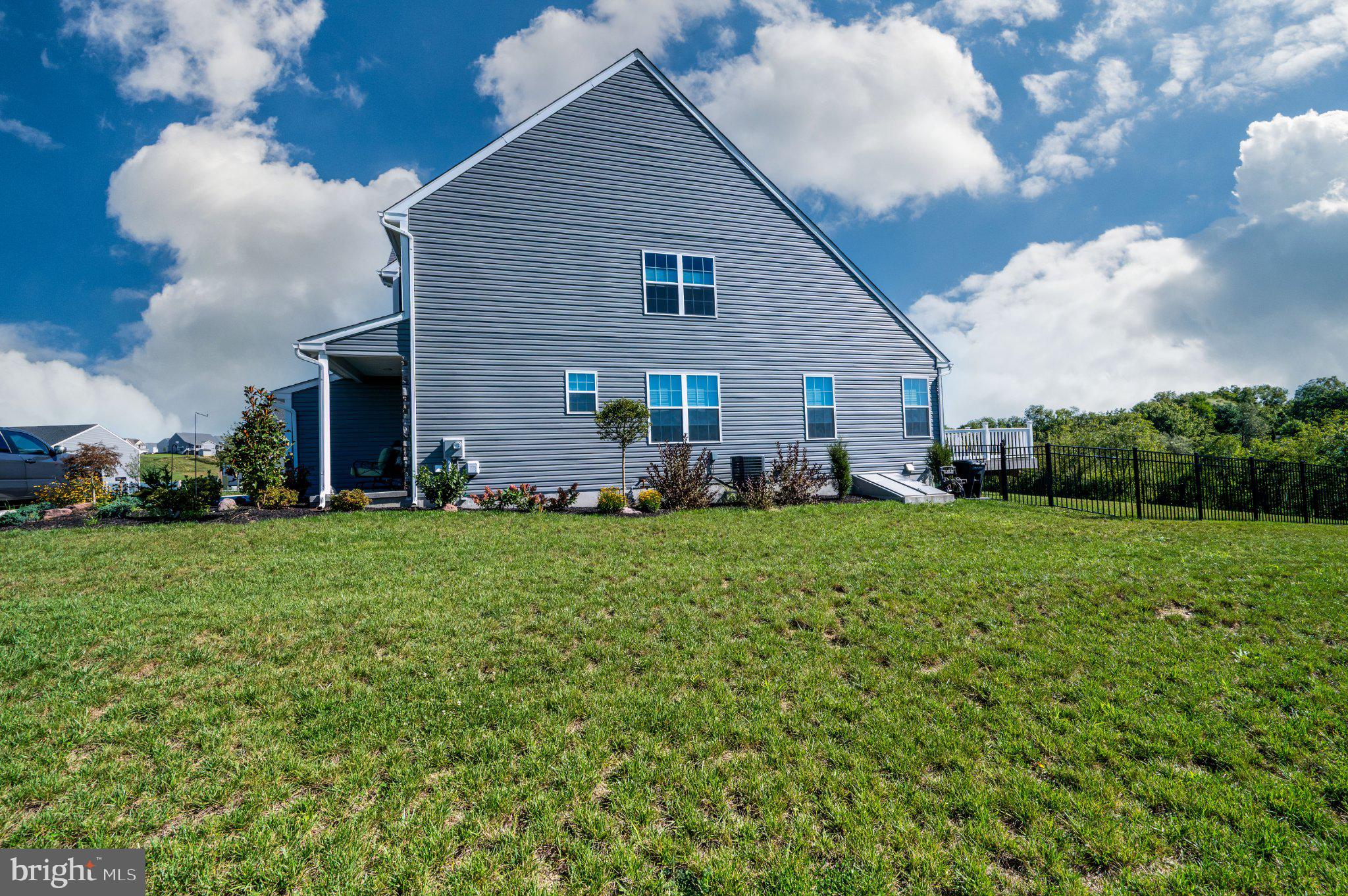125 SUNGLO DRIVE