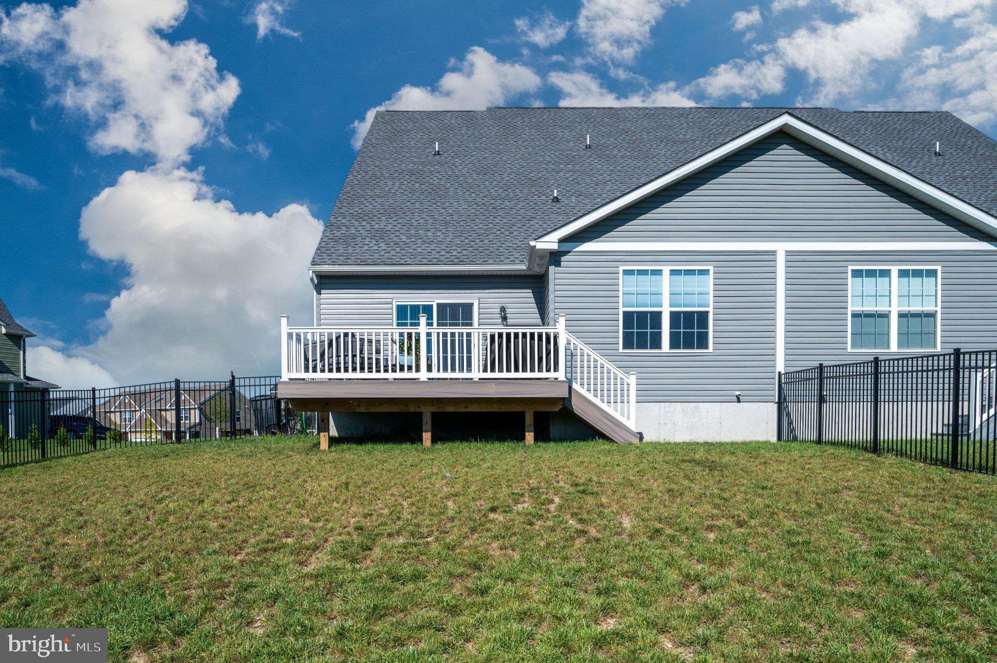 125 SUNGLO DRIVE