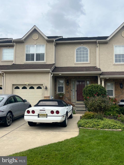 Townhouse For Sale - 81 Glacier Drive<br/> Camden County, BERLIN, NJ 08009