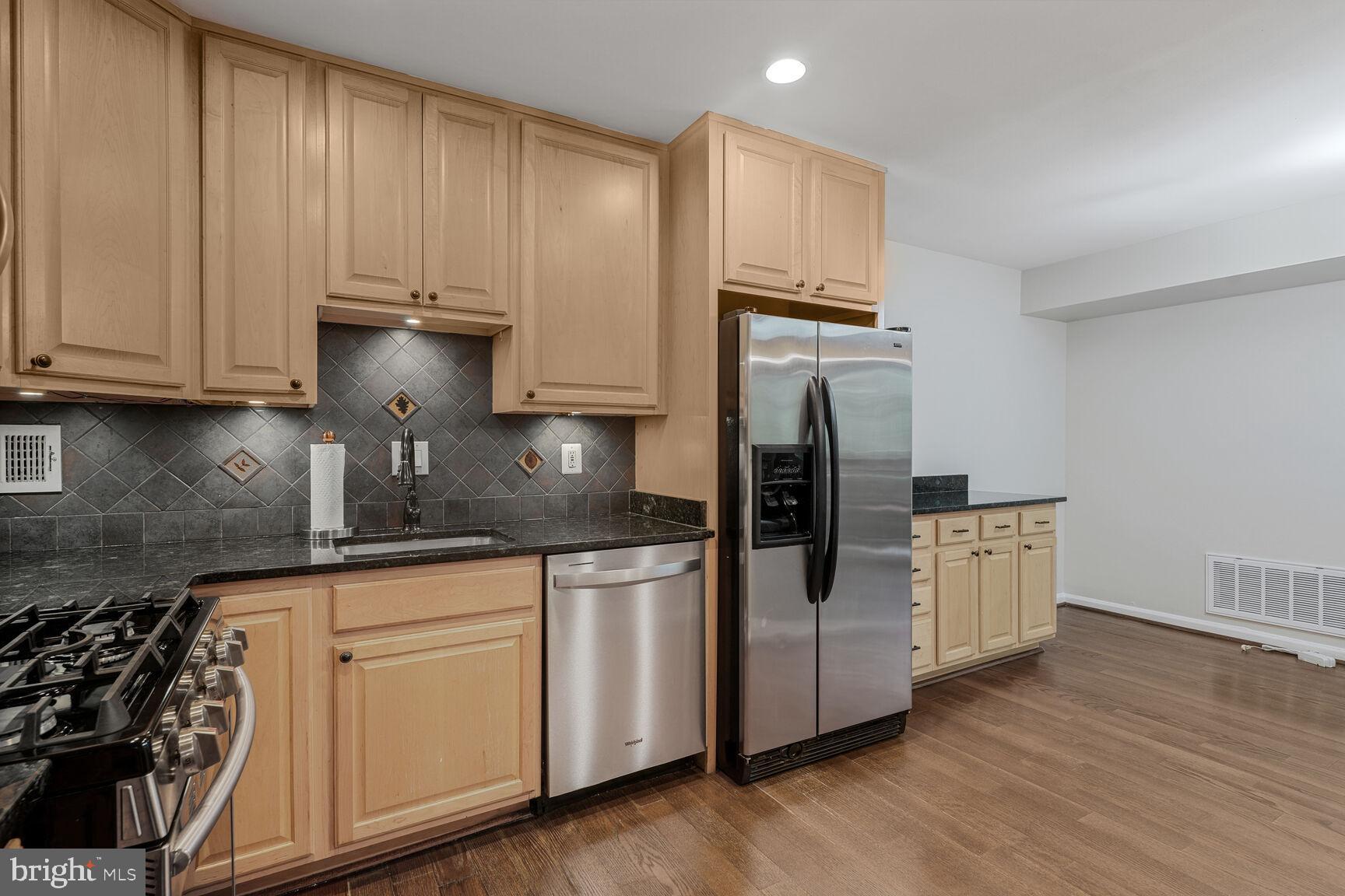 6143 LEESBURG PIKE 502