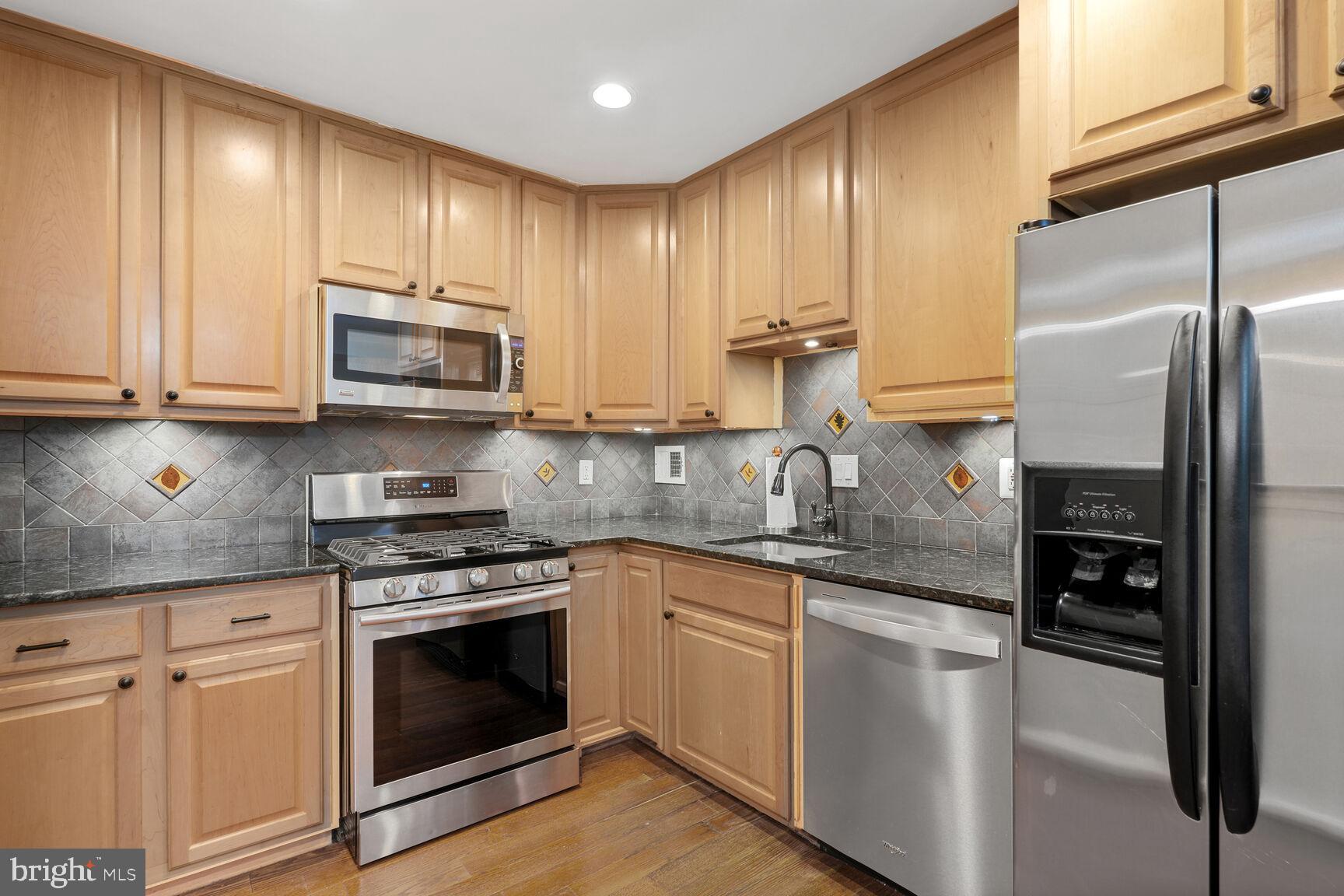 6143 LEESBURG PIKE 502