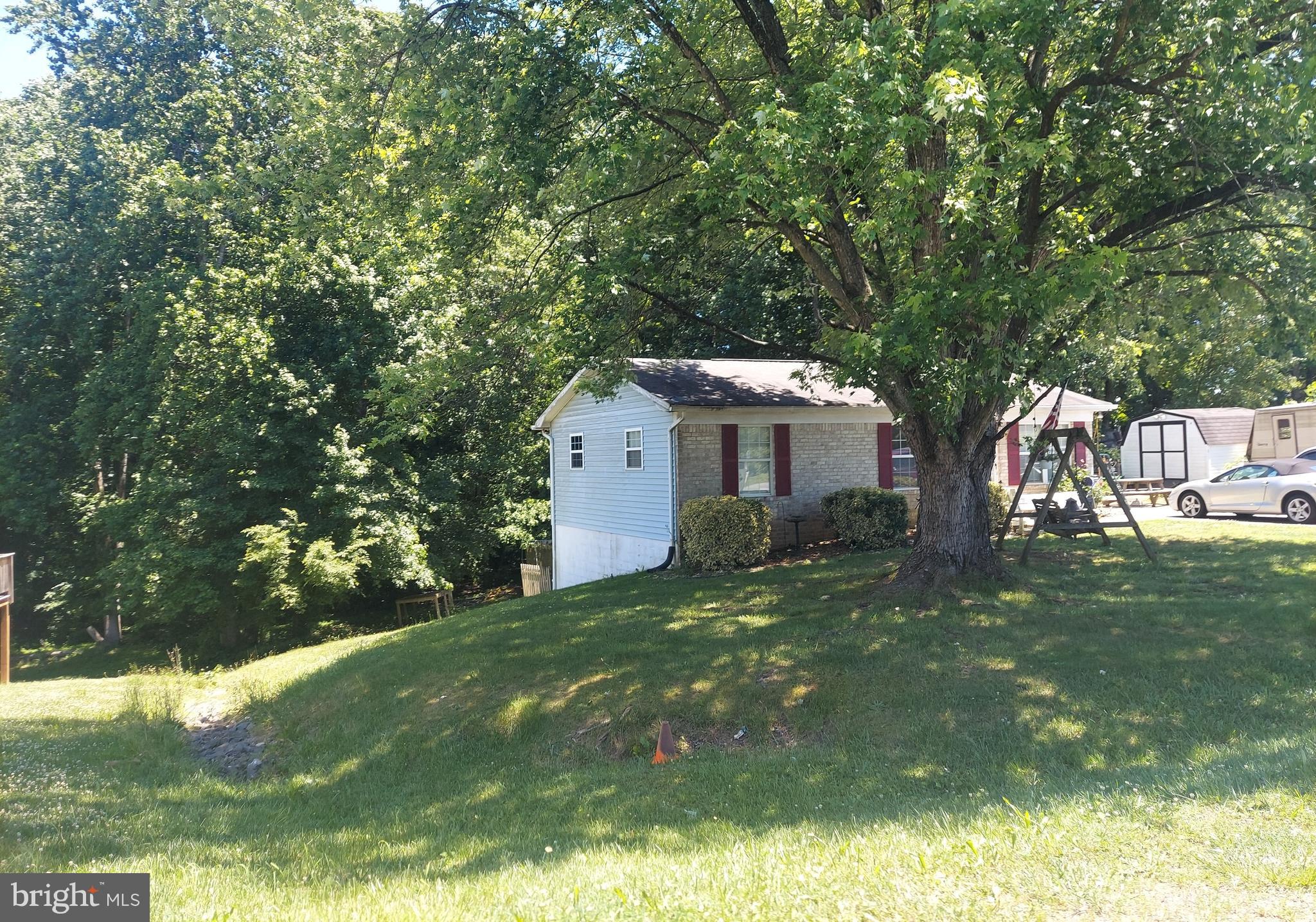 LAUREL RIDGE - Residential