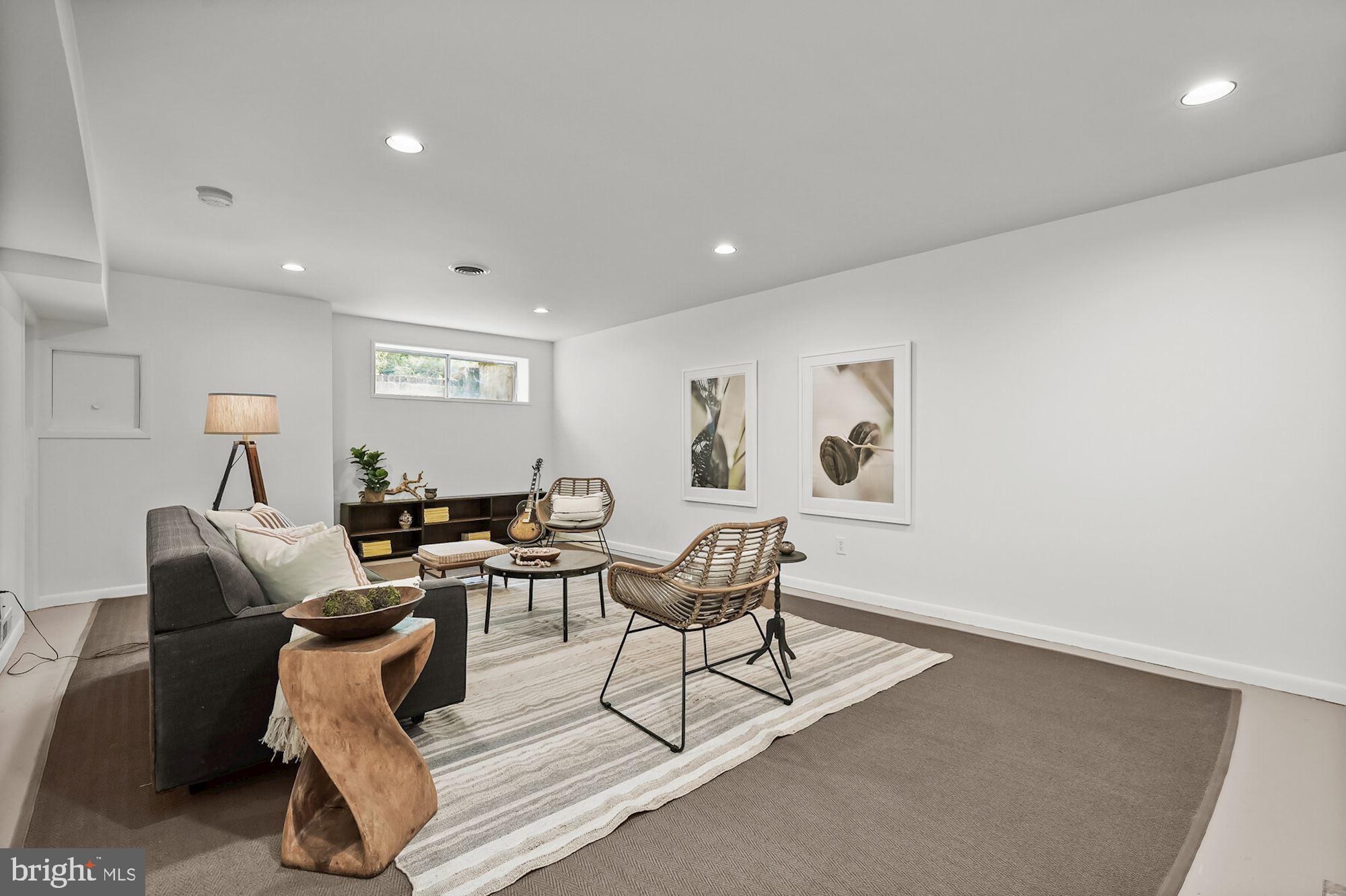 RIVER OAKS FARM - Residential