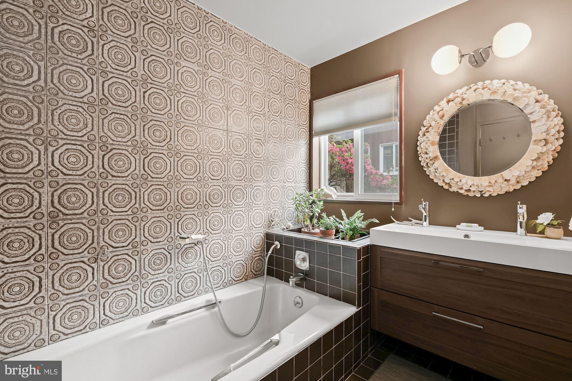 RIVER OAKS FARM - Residential