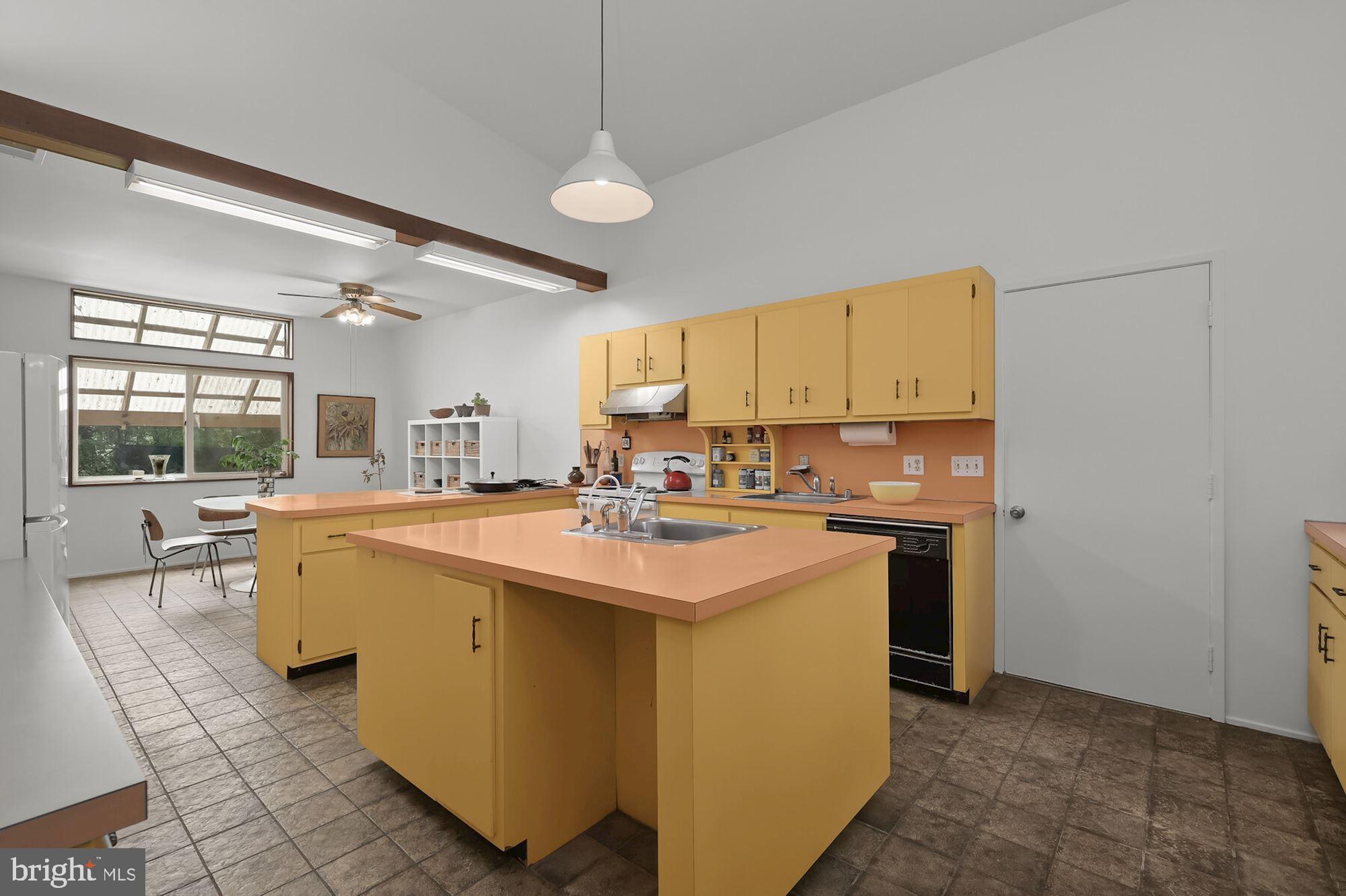 RIVER OAKS FARM - Residential