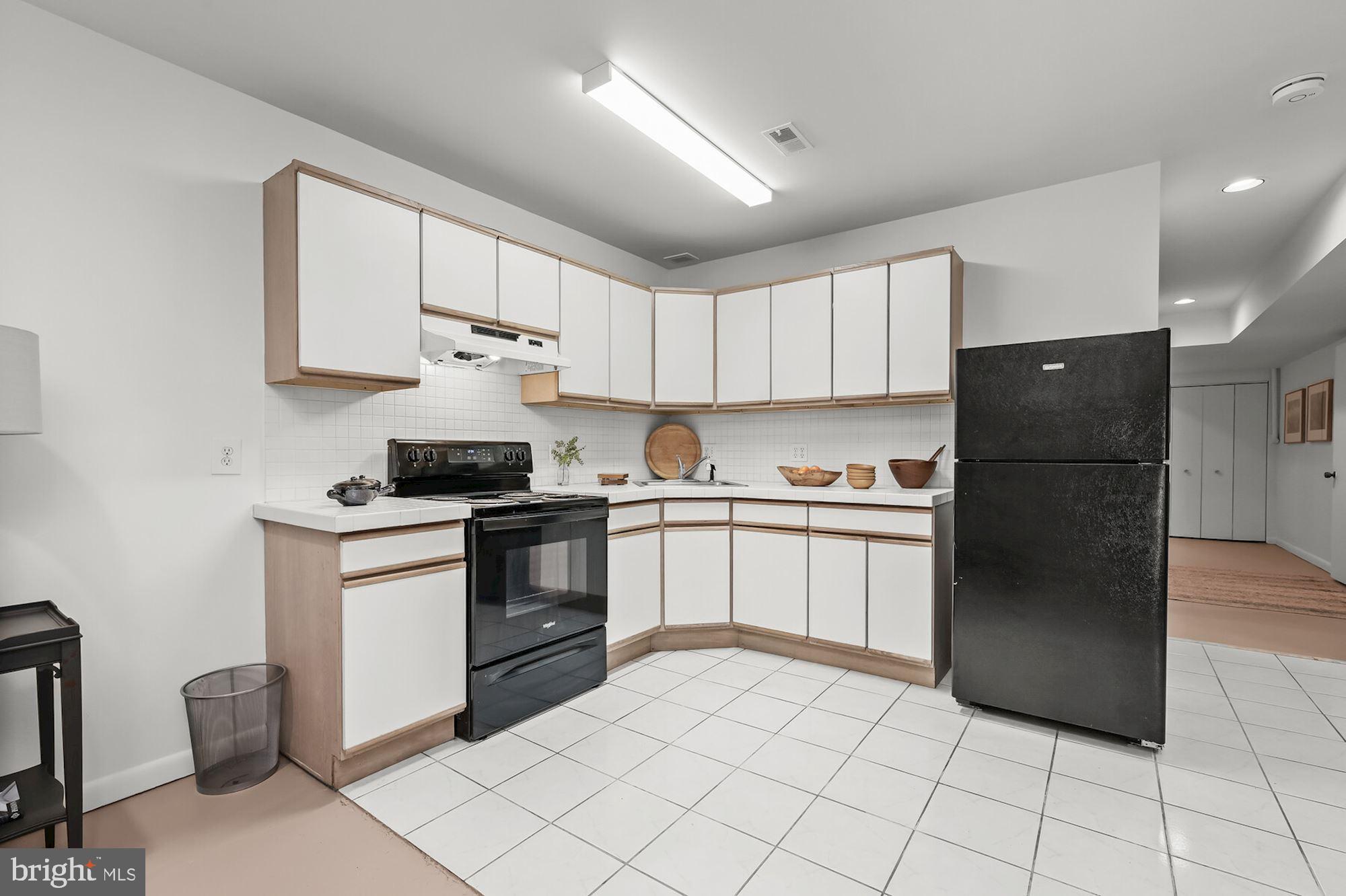 RIVER OAKS FARM - Residential