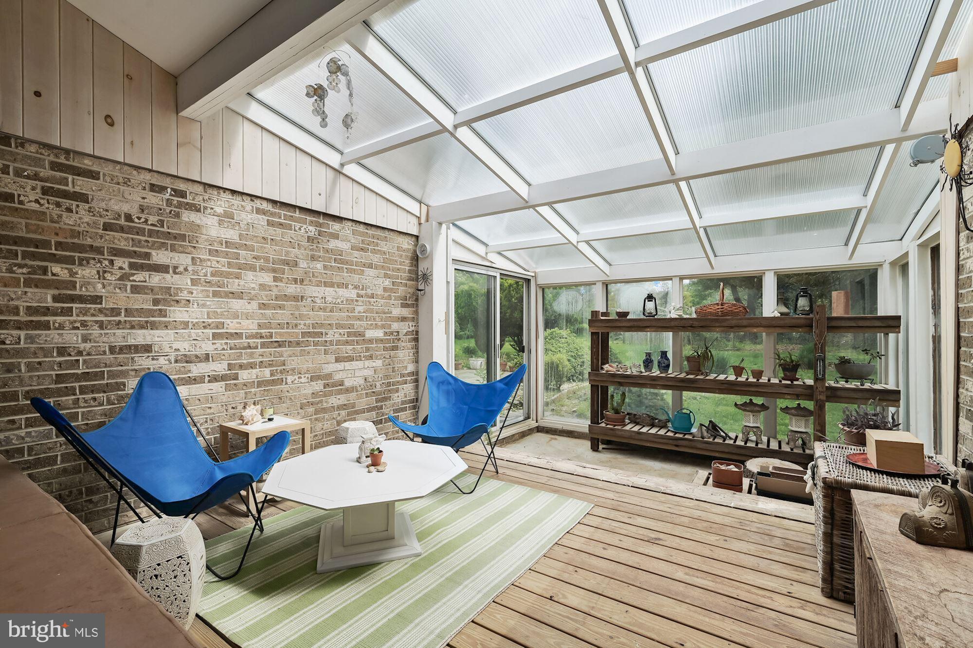 RIVER OAKS FARM - Residential