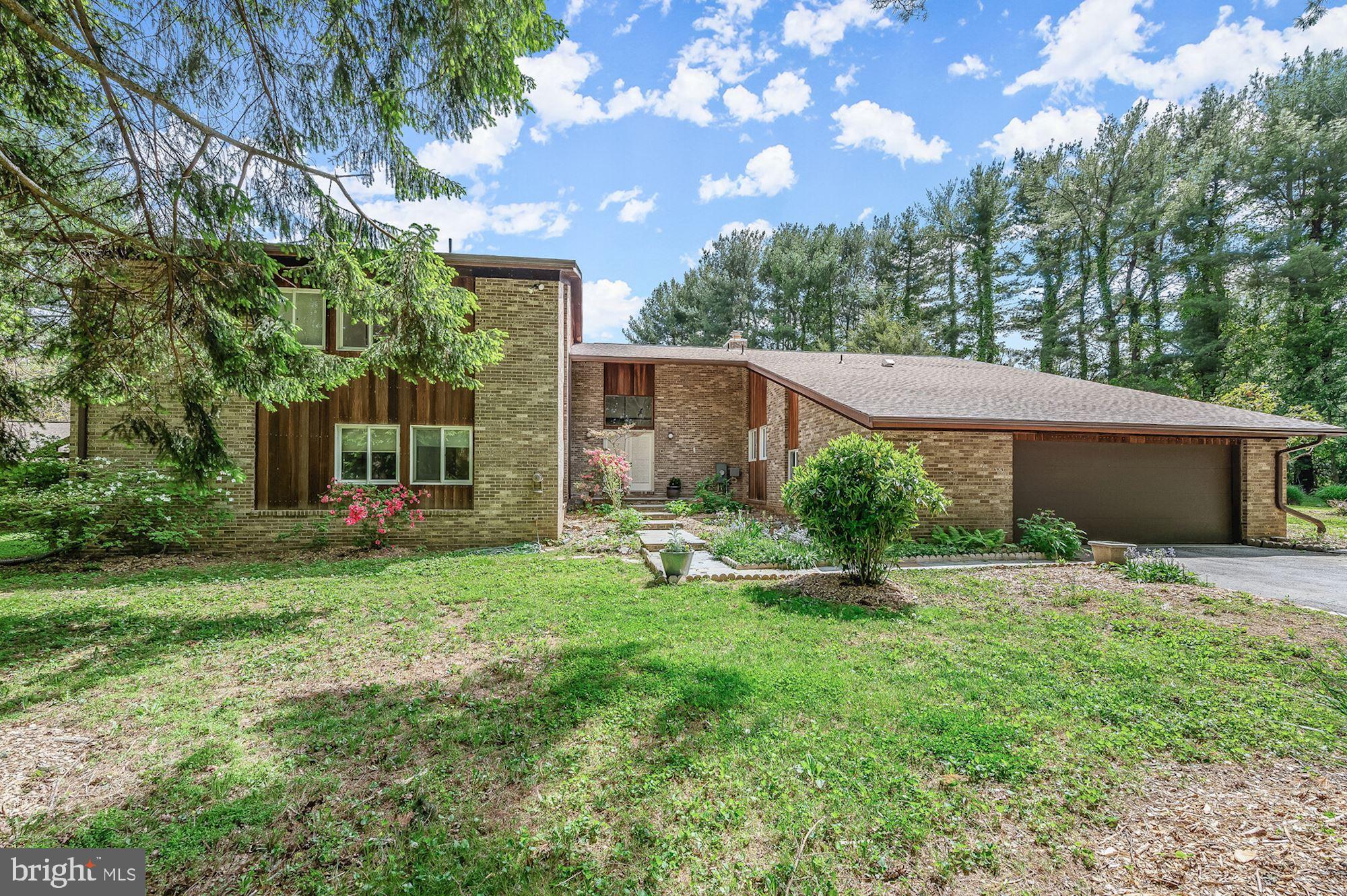 RIVER OAKS FARM - Residential