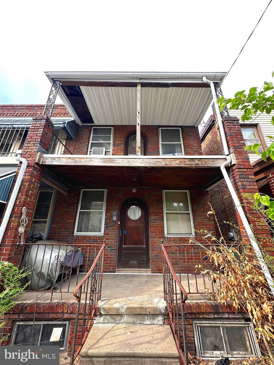 Calling all investors and flippers. Opportunity awaits the new owner of this East Passyunk property.  This large semi-detached home is in need of a full gut renovation. Located two blocks away from Passyunk Square, also near Broad Street, the Italian Market , Bok Bar and so much more. Property is being sold as-is.