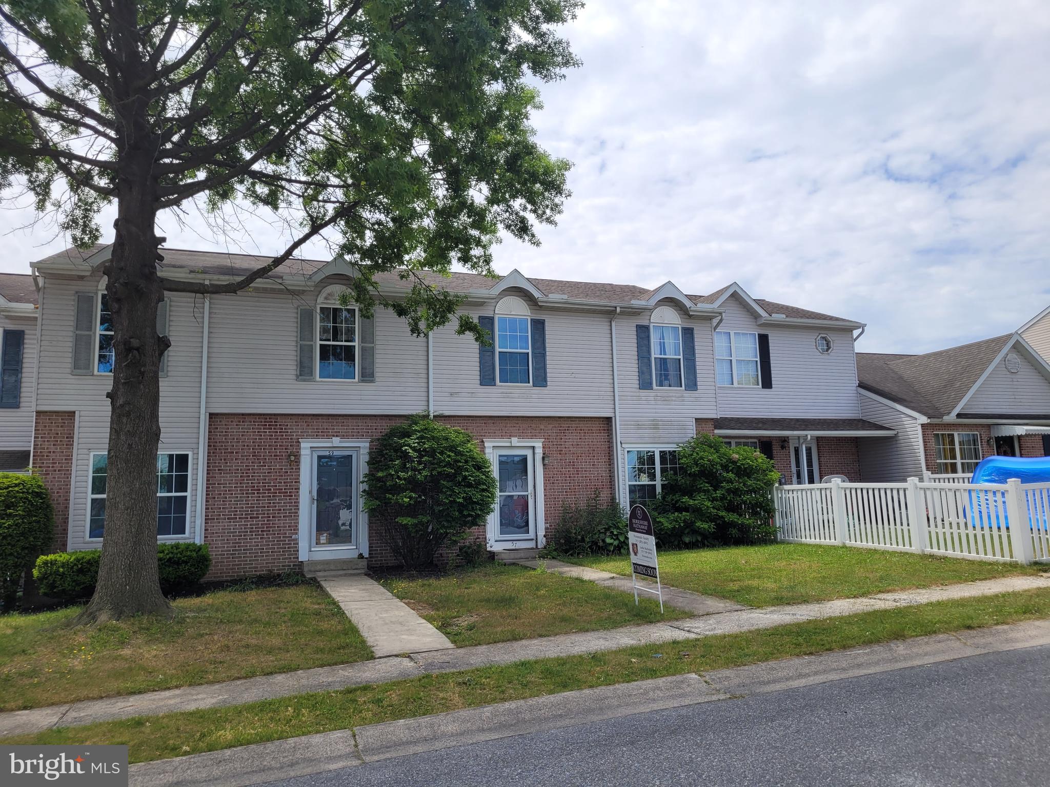 LAUREL HILLS NORTH - Residential