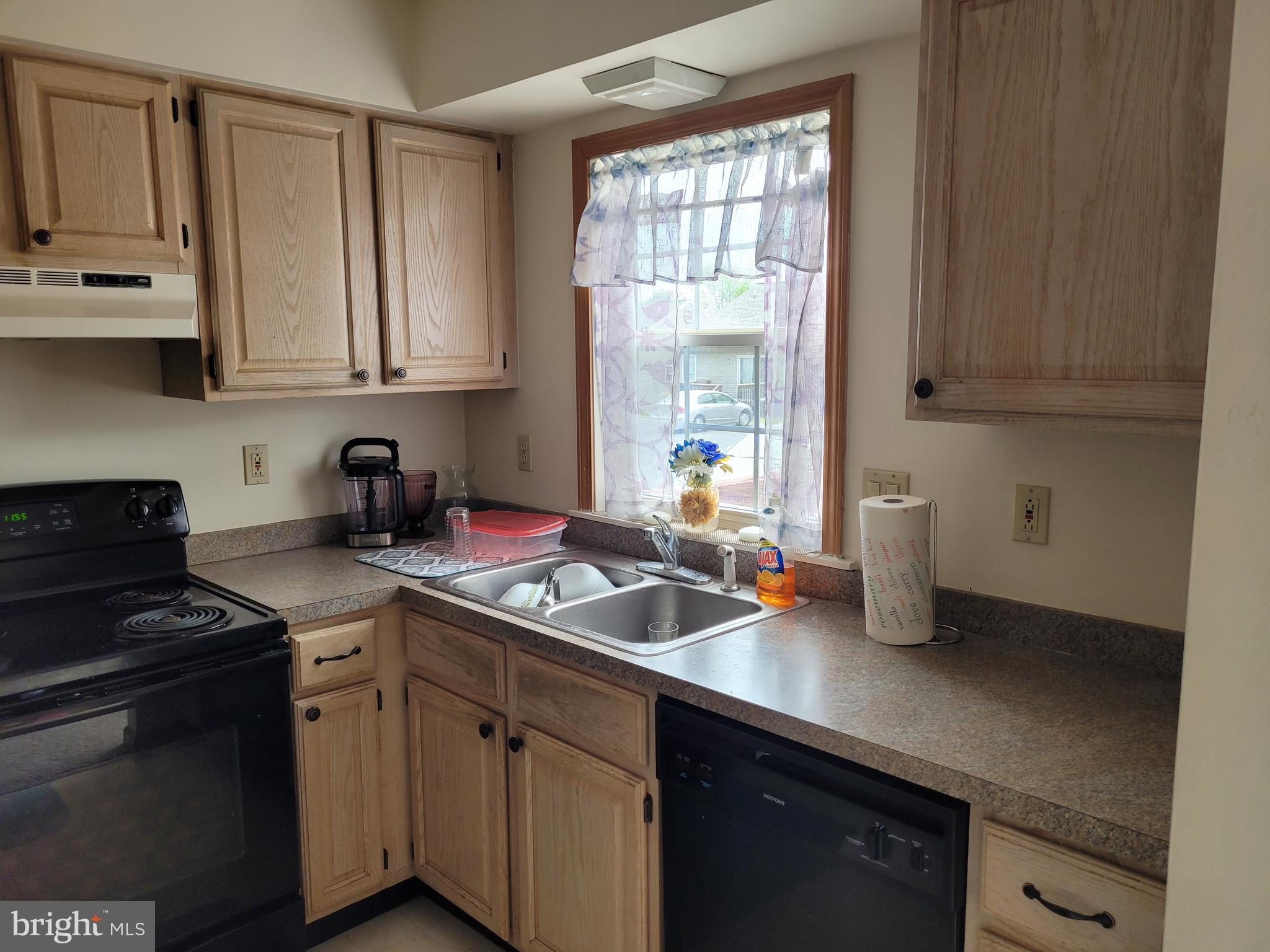 LAUREL HILLS NORTH - Residential