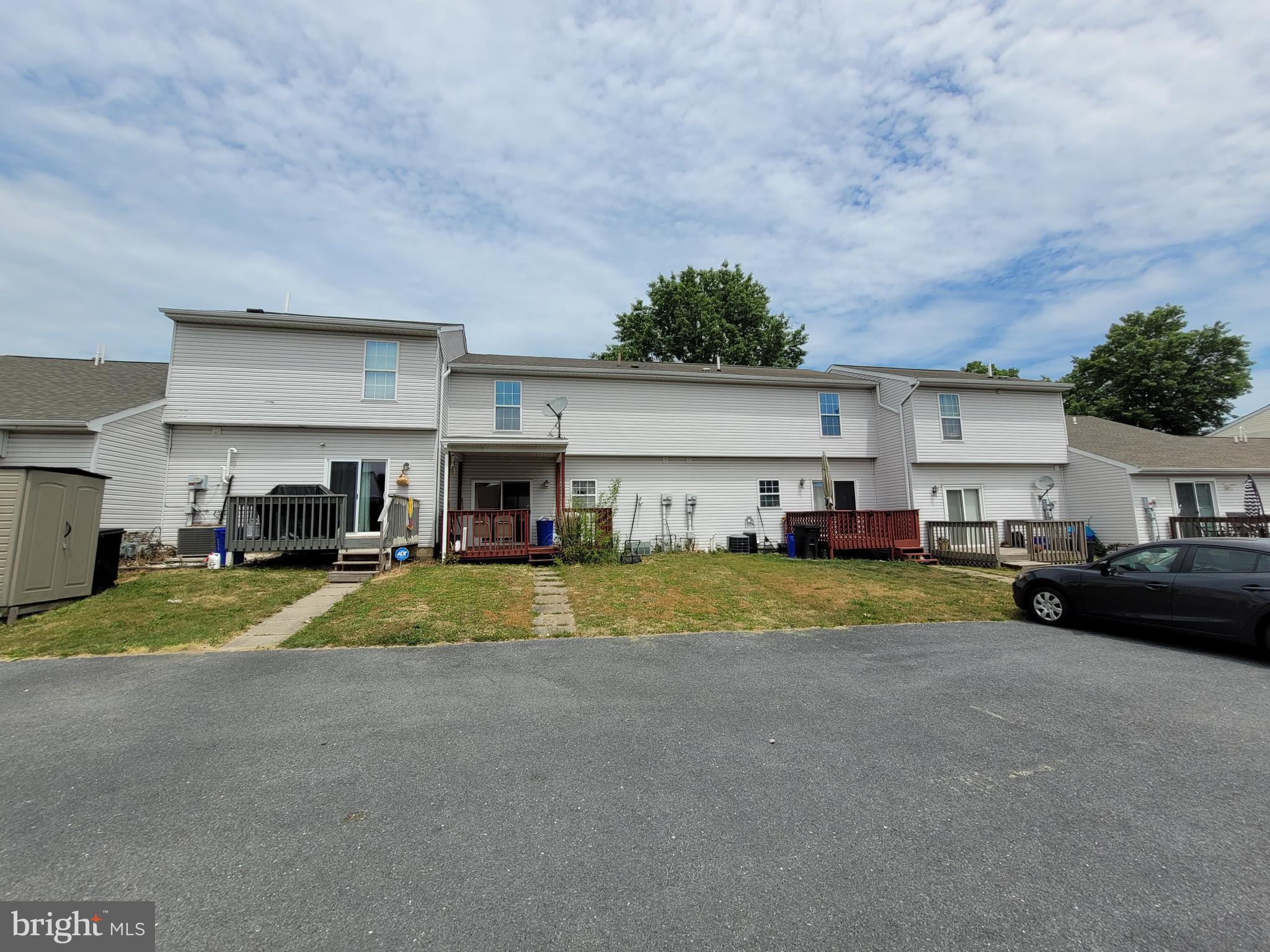 LAUREL HILLS NORTH - Residential