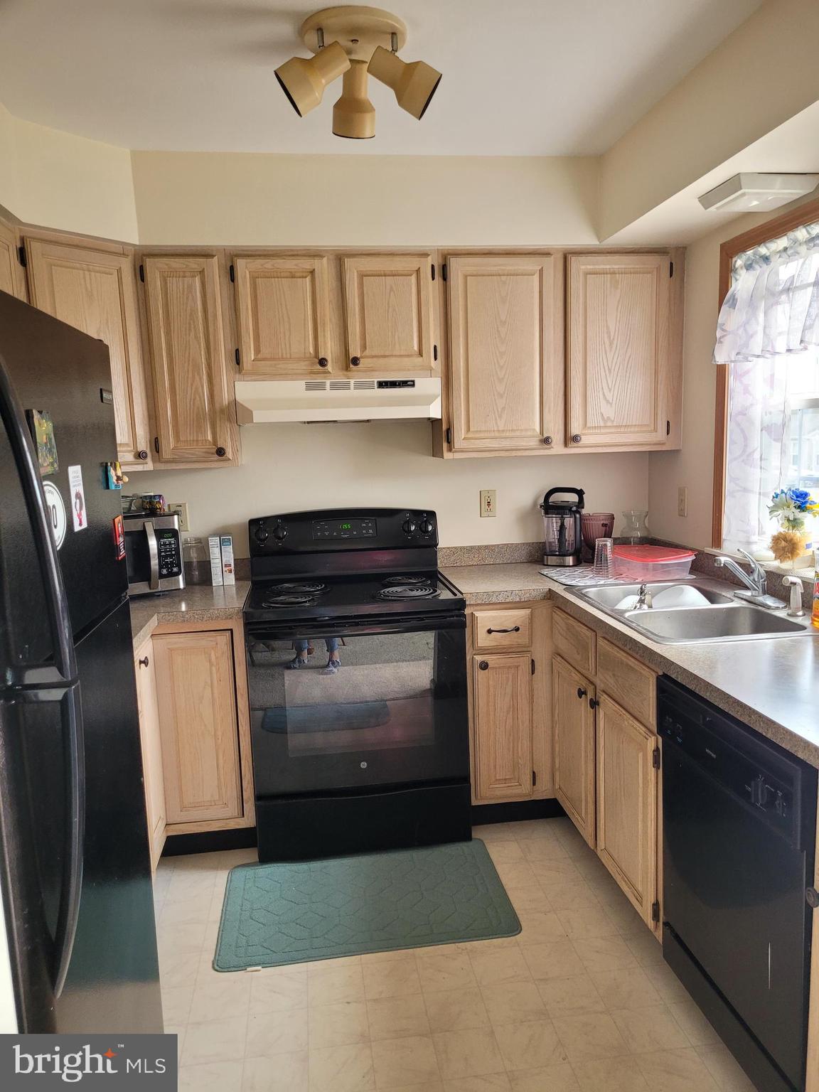 LAUREL HILLS NORTH - Residential
