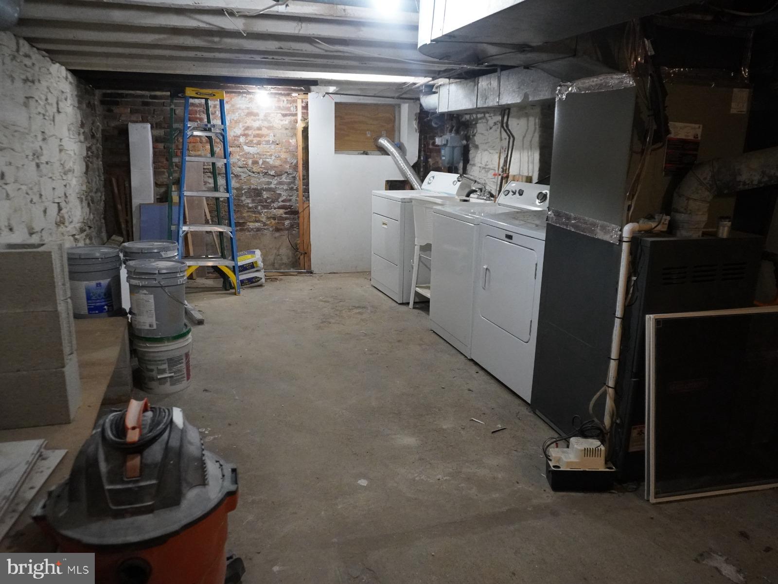 FEDERAL HILL HISTORIC DISTRICT - Residential Lease