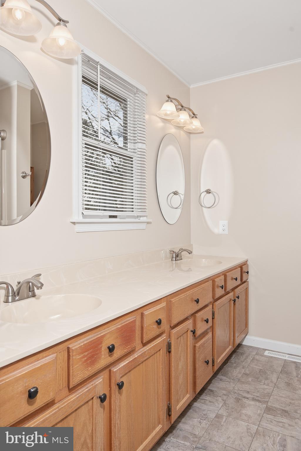 TRINITY WOODS - Residential