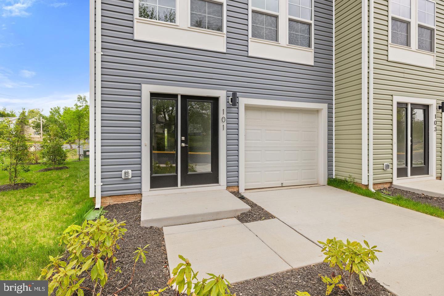 101 SAGE CREEK COURT