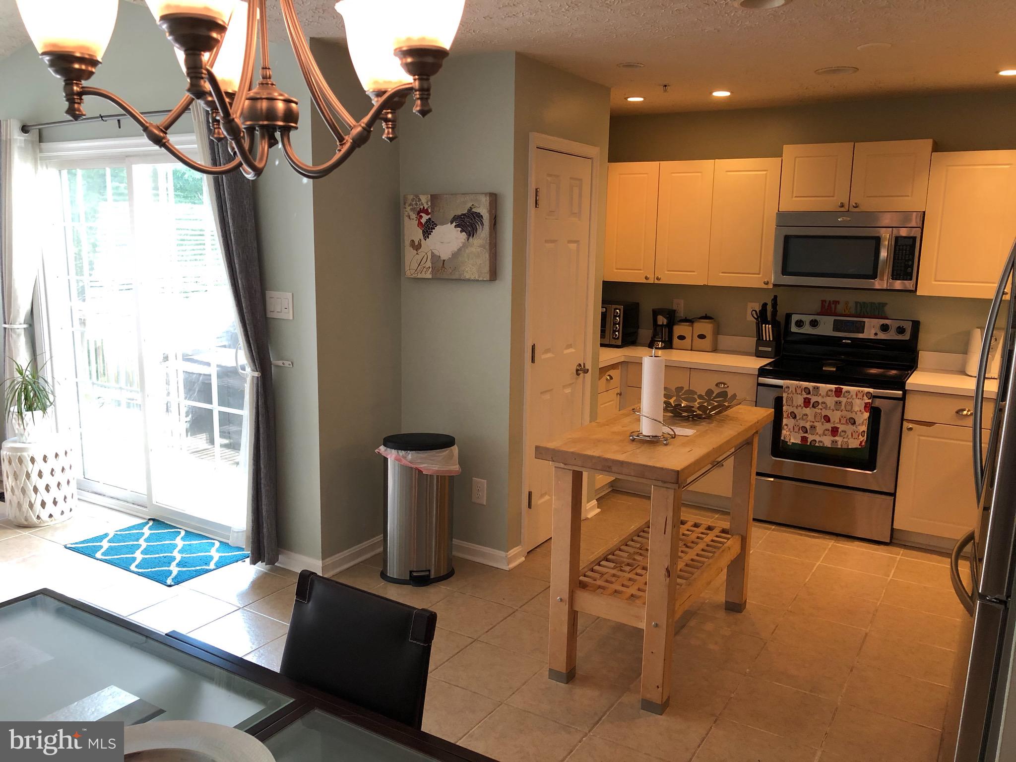 CONSTANT FRIENDSHIP - Residential