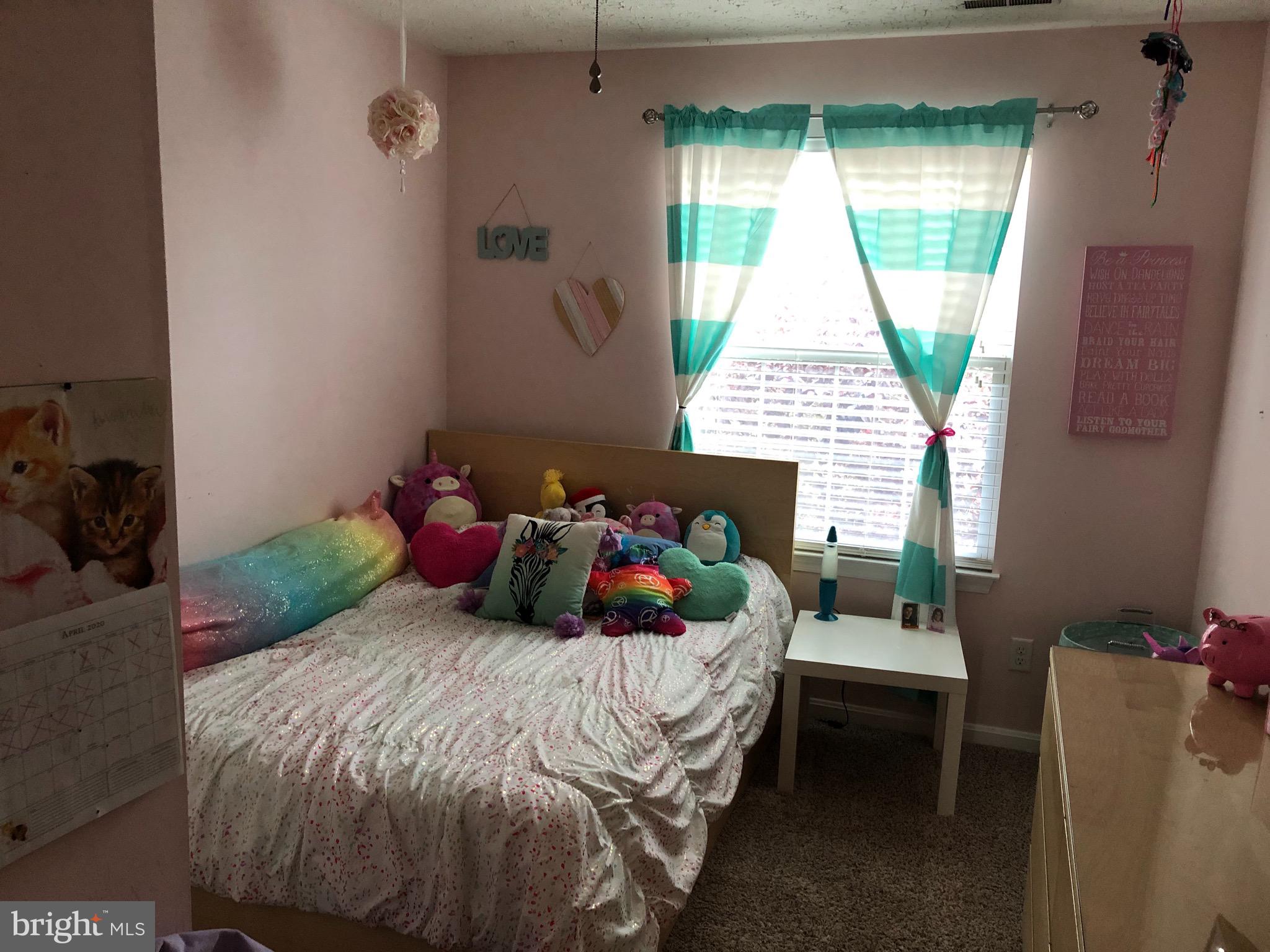 CONSTANT FRIENDSHIP - Residential