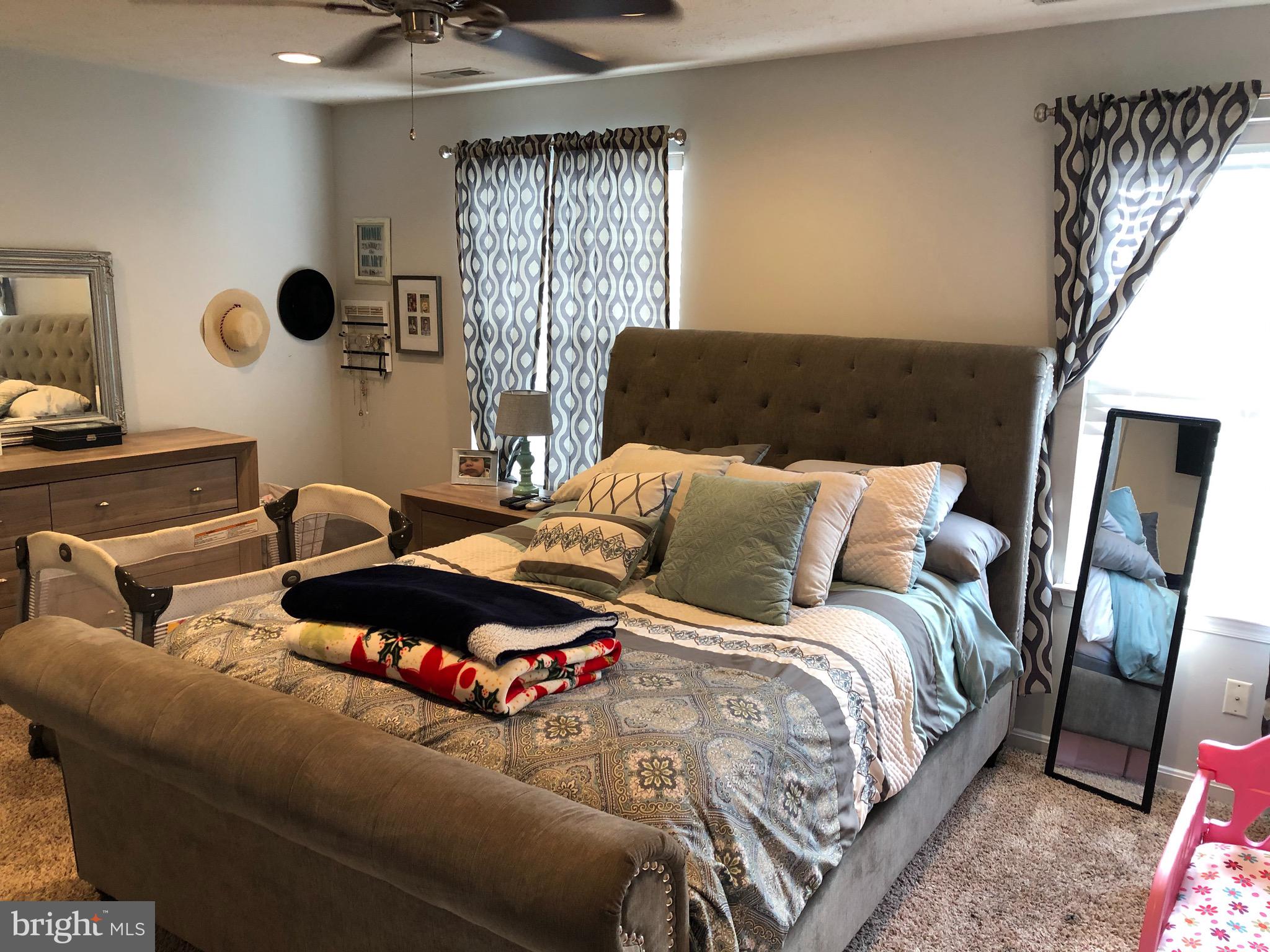 CONSTANT FRIENDSHIP - Residential