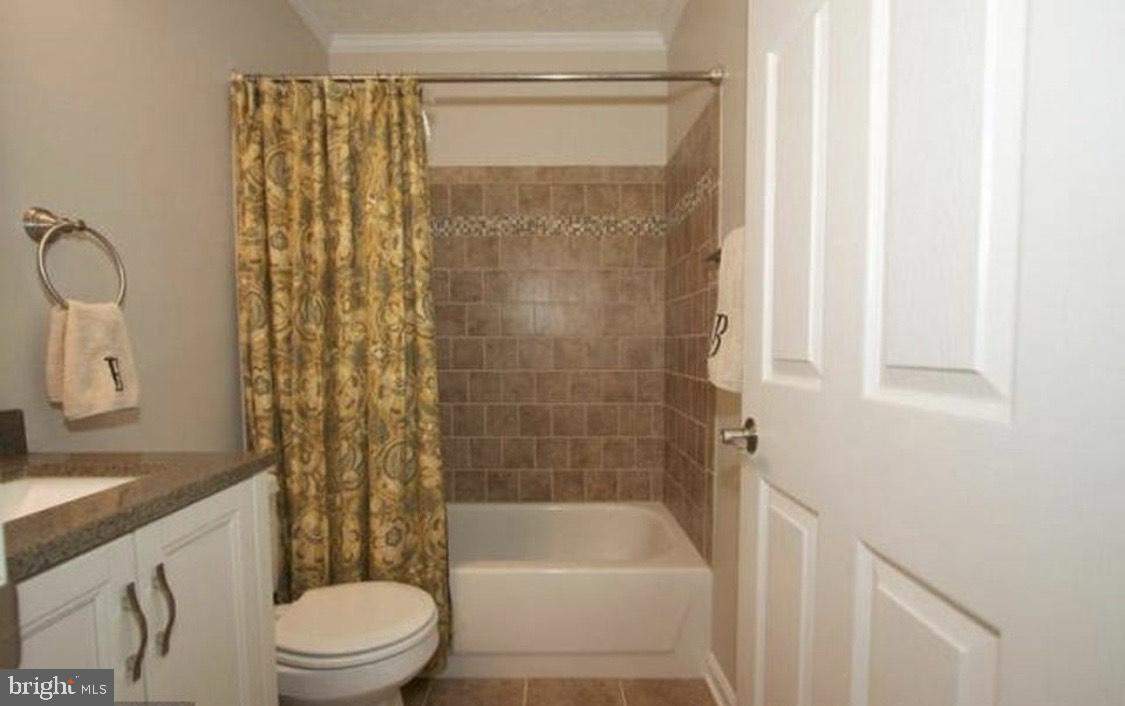 CONSTANT FRIENDSHIP - Residential