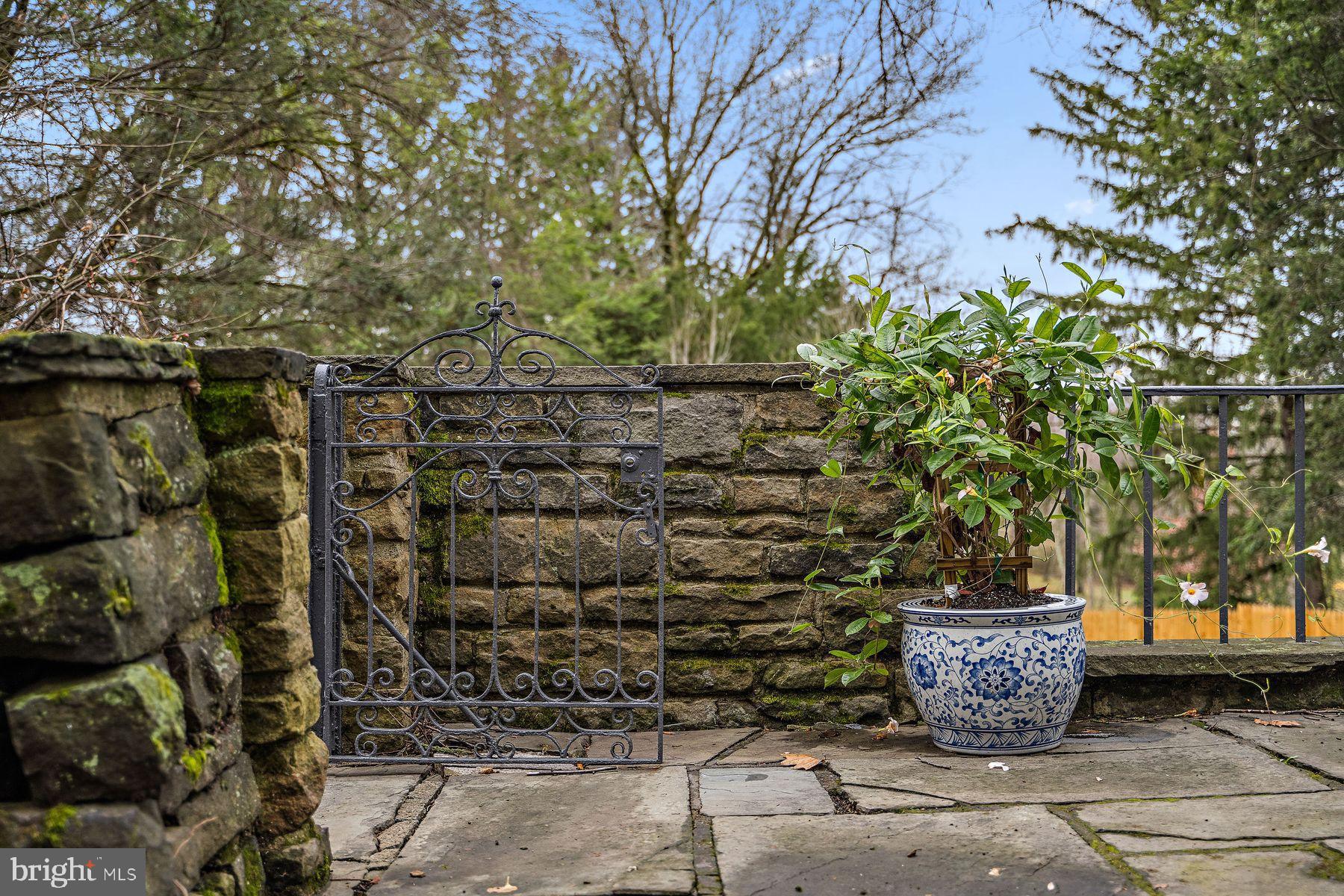 PITTSBURGH - Residential