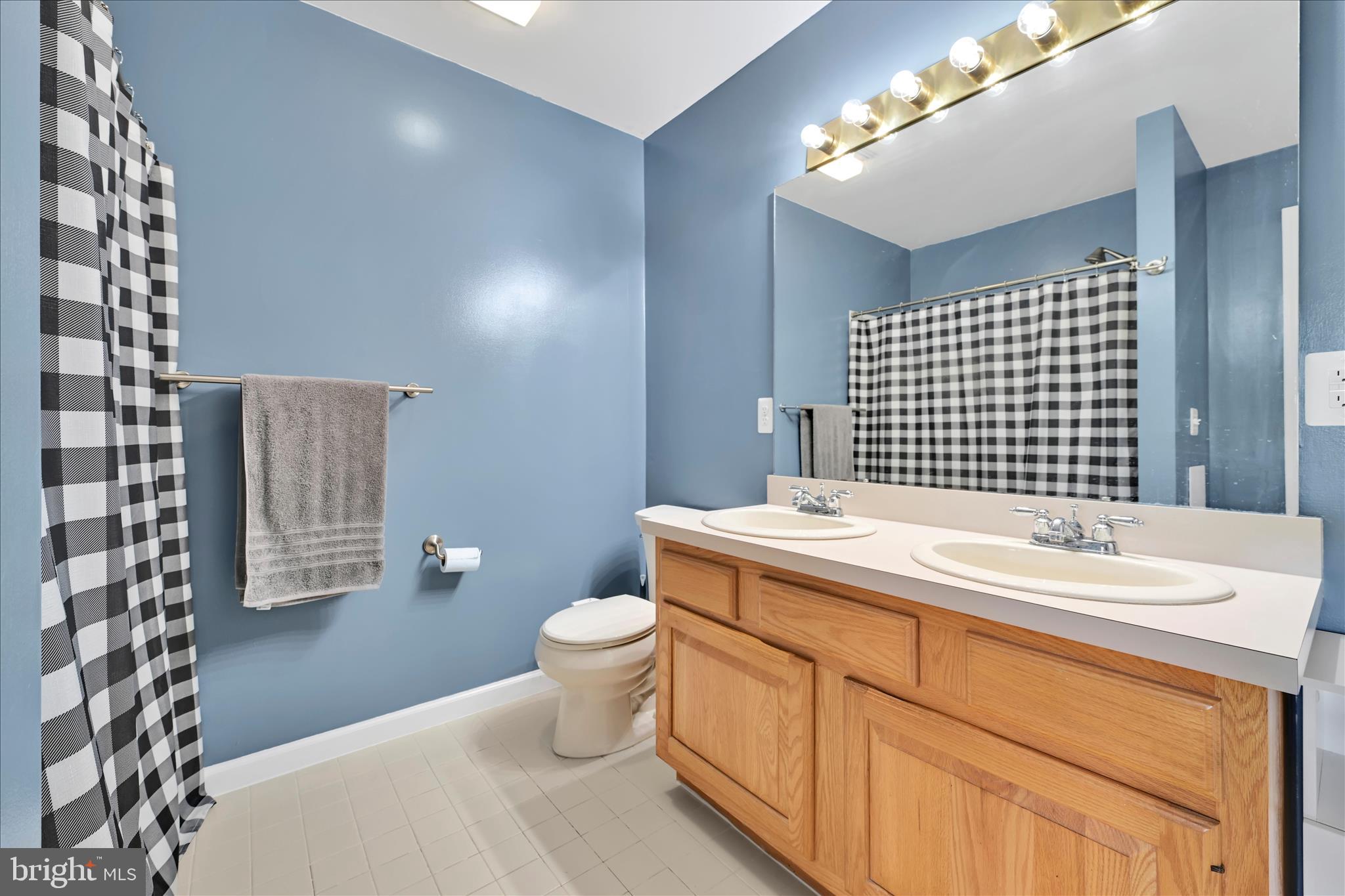 THE OAKS - Residential