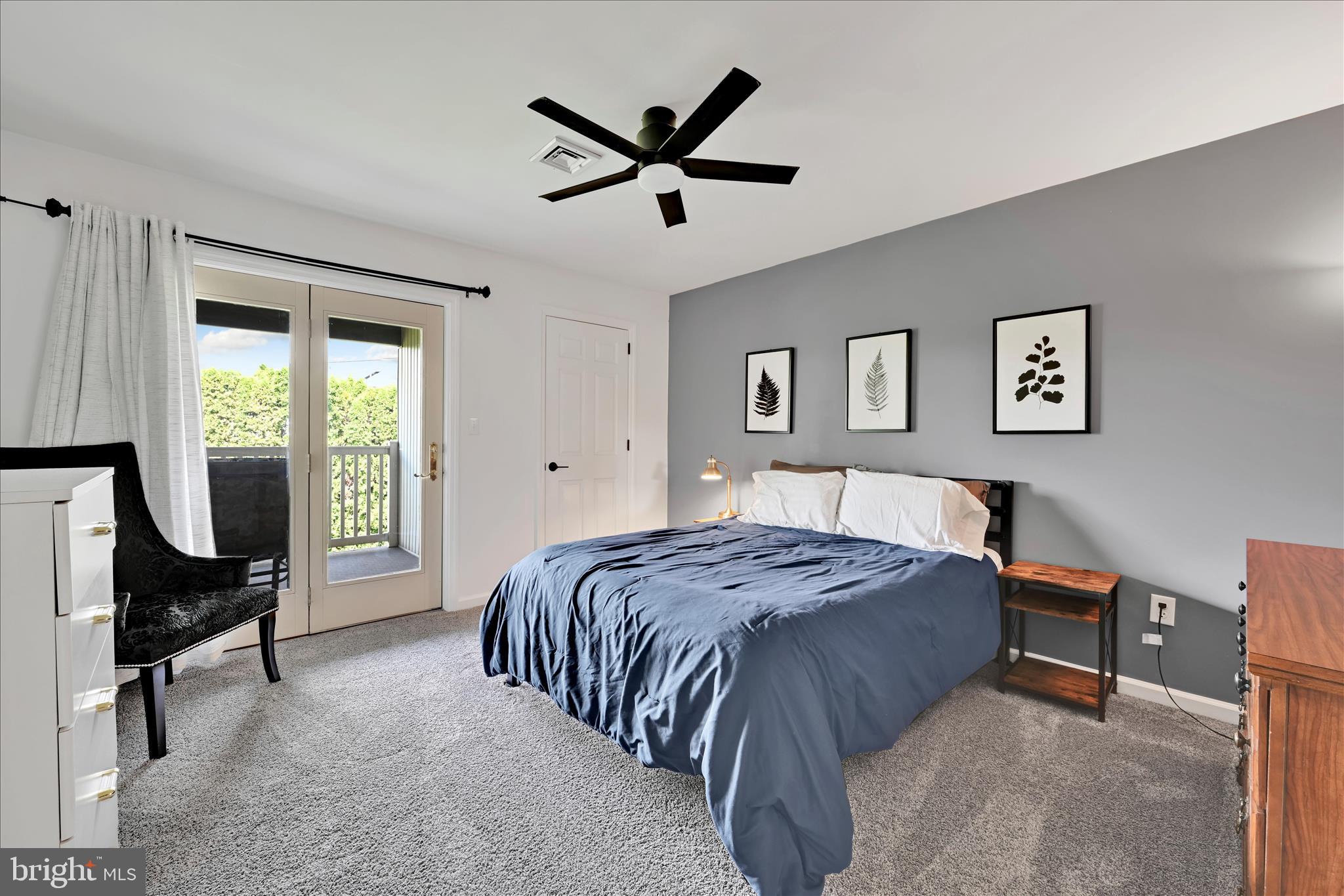 THE OAKS - Residential