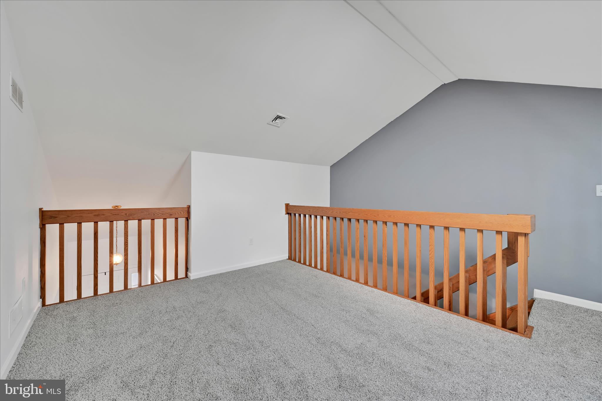 THE OAKS - Residential