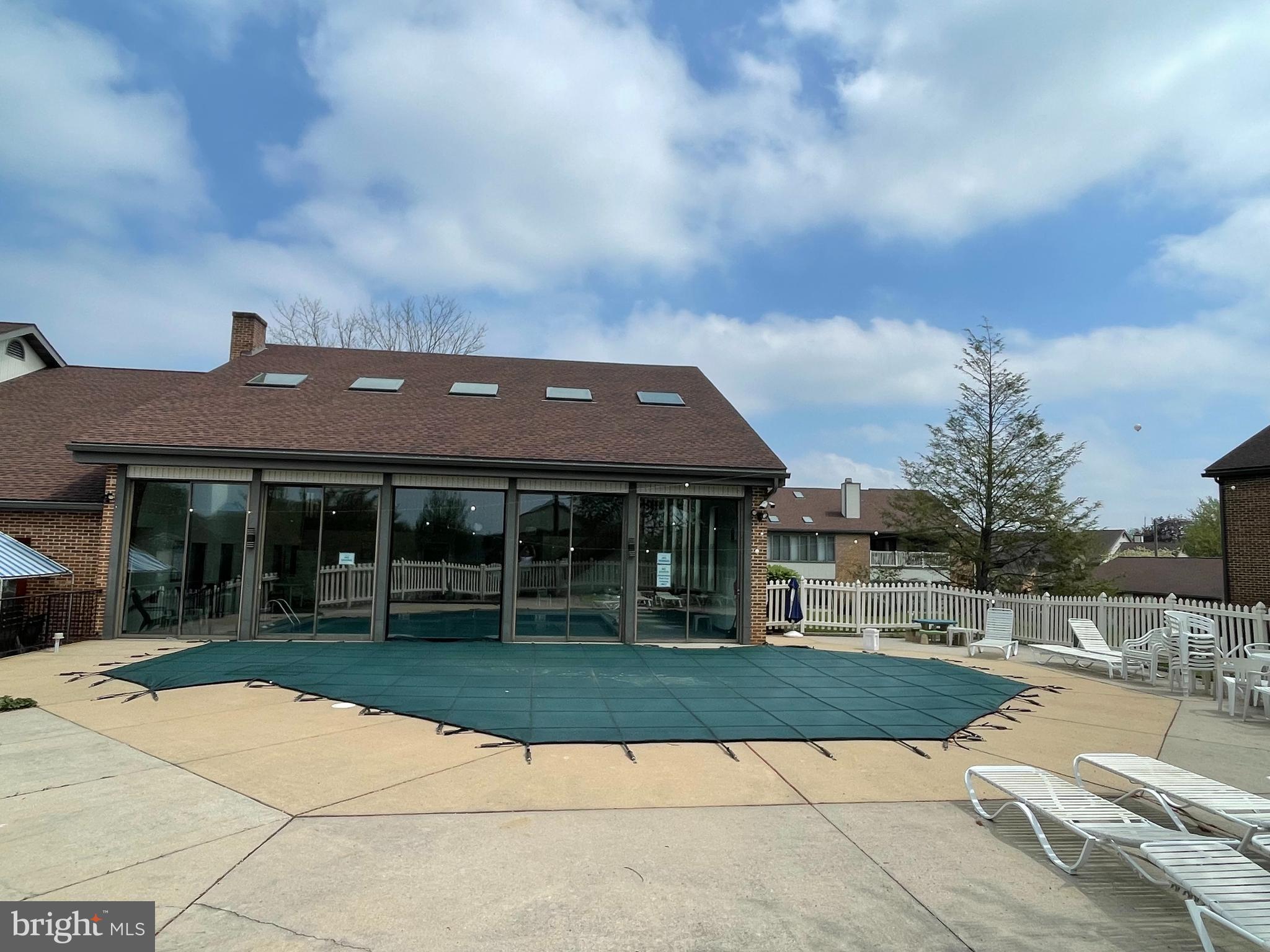 THE OAKS - Residential